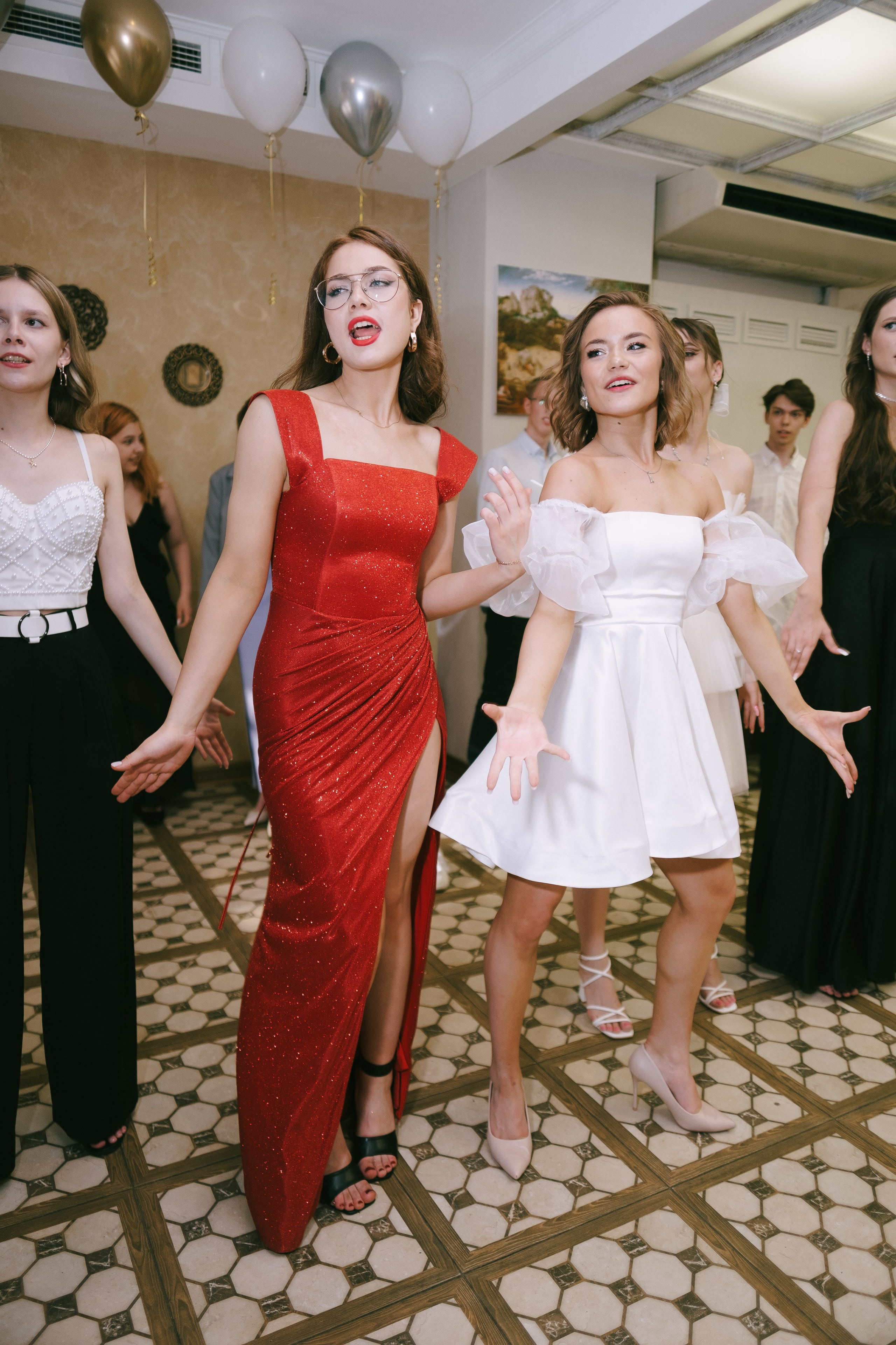 Выпускной школа 33. Свадебный и репортажной фотограф Денис Ожигин в Краснодаре и Краснодарском крае