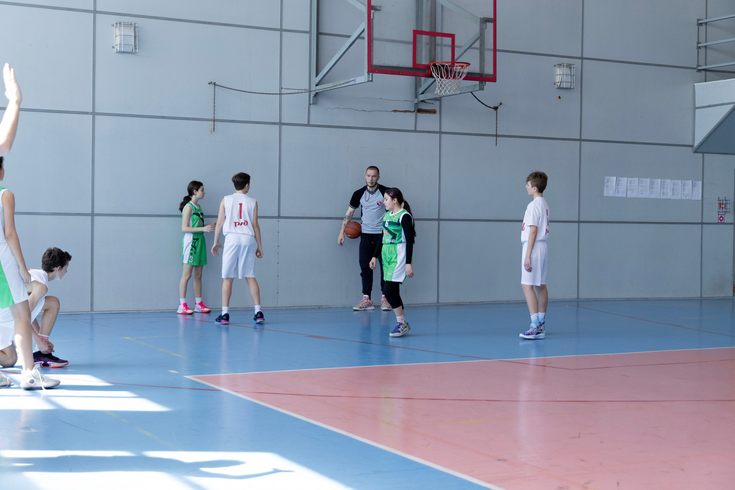 Соревнования по баскетболу среди школьников. Репортажный и портретный фотограф в Владивостоке