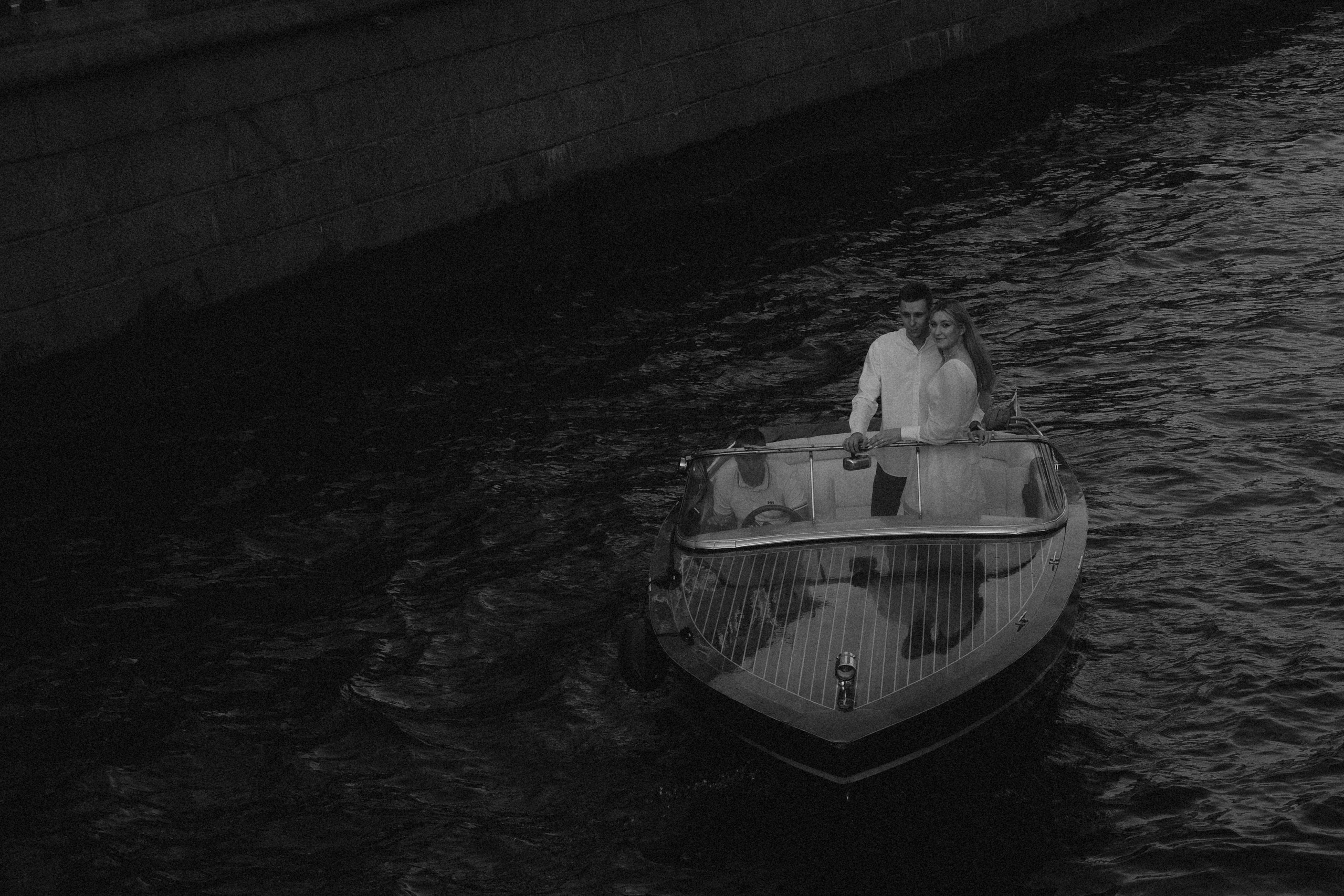 СВАДЕНБНАЯ СЬЕМКА НА КАТЕРЕ ПО КАНАЛАМ САНКТ-ПЕТЕРБУРГА И В АКВАТОРИИ НЕВЫ. Профессиональный фотограф, Санкт-Петербург — Виктория Богомолова