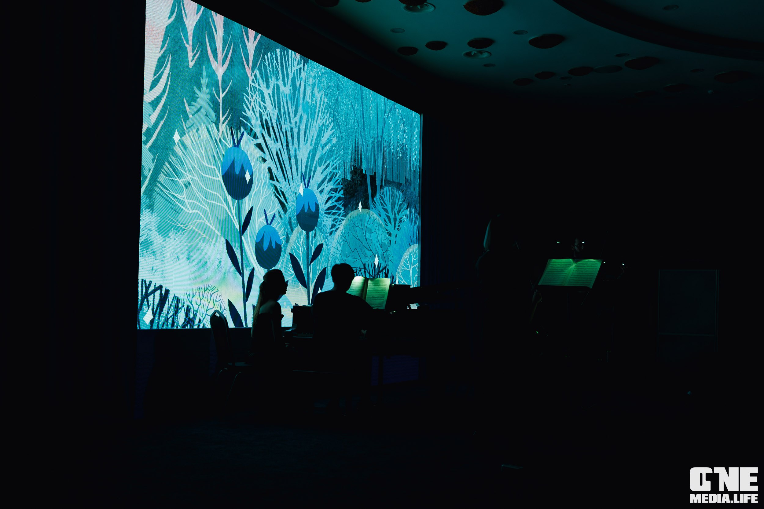 Фоторепортаж из Янтарь Холла. One Media Life: фоторепортажи, фотоотчеты с мероприятий и заведений