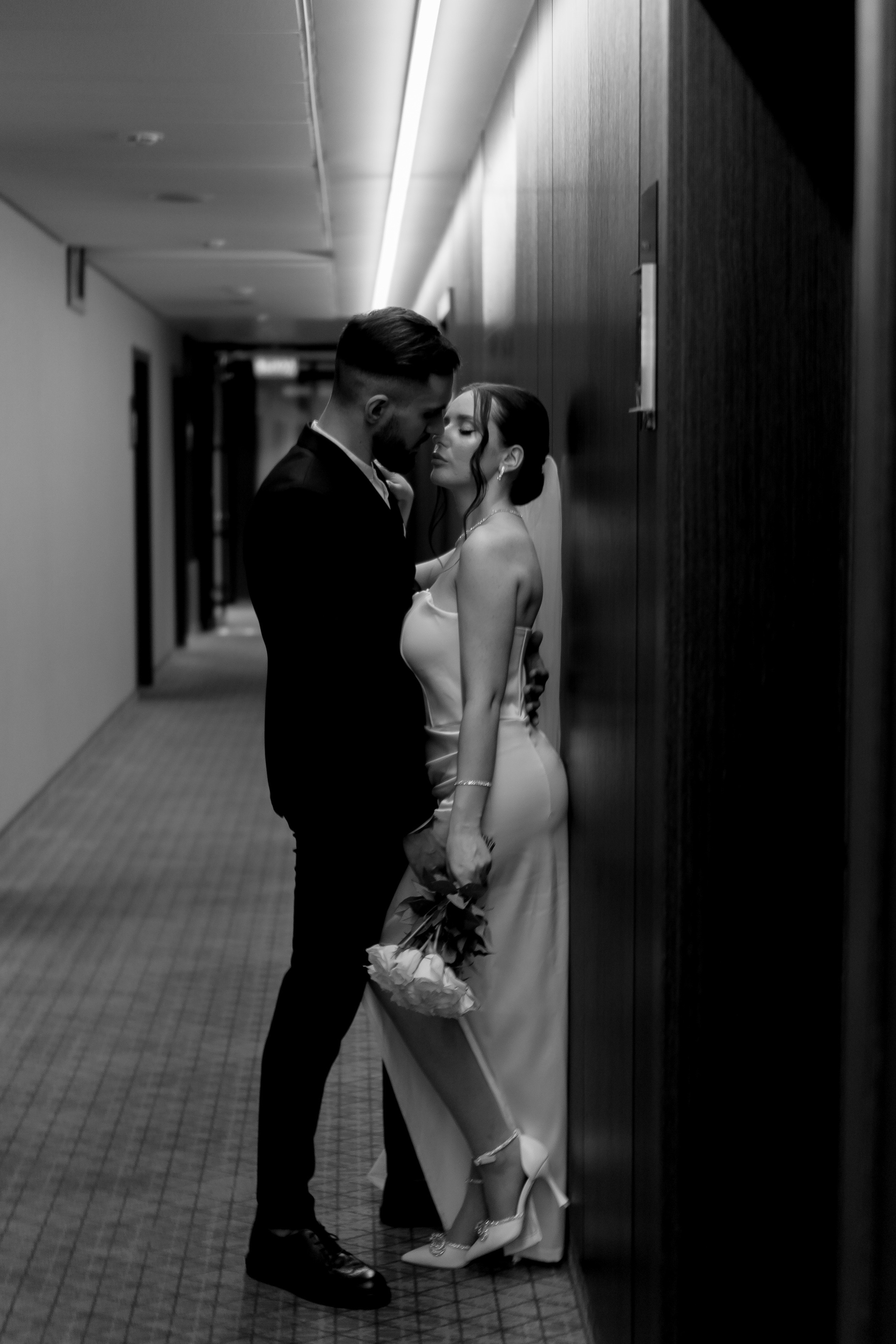 СВАДЕБНАЯ СЬЕМКА СБОРОВ ЖЕНИХА И НЕВЕСТЫ В ОТЕЛЕ И ТАКЖЕ ФОТОСЕССИИЯ В ОТЕЛЕЕ МЕГАПОЛИС БРЯНСК. Профессиональный фотограф, Санкт-Петербург — Виктория Богомолова