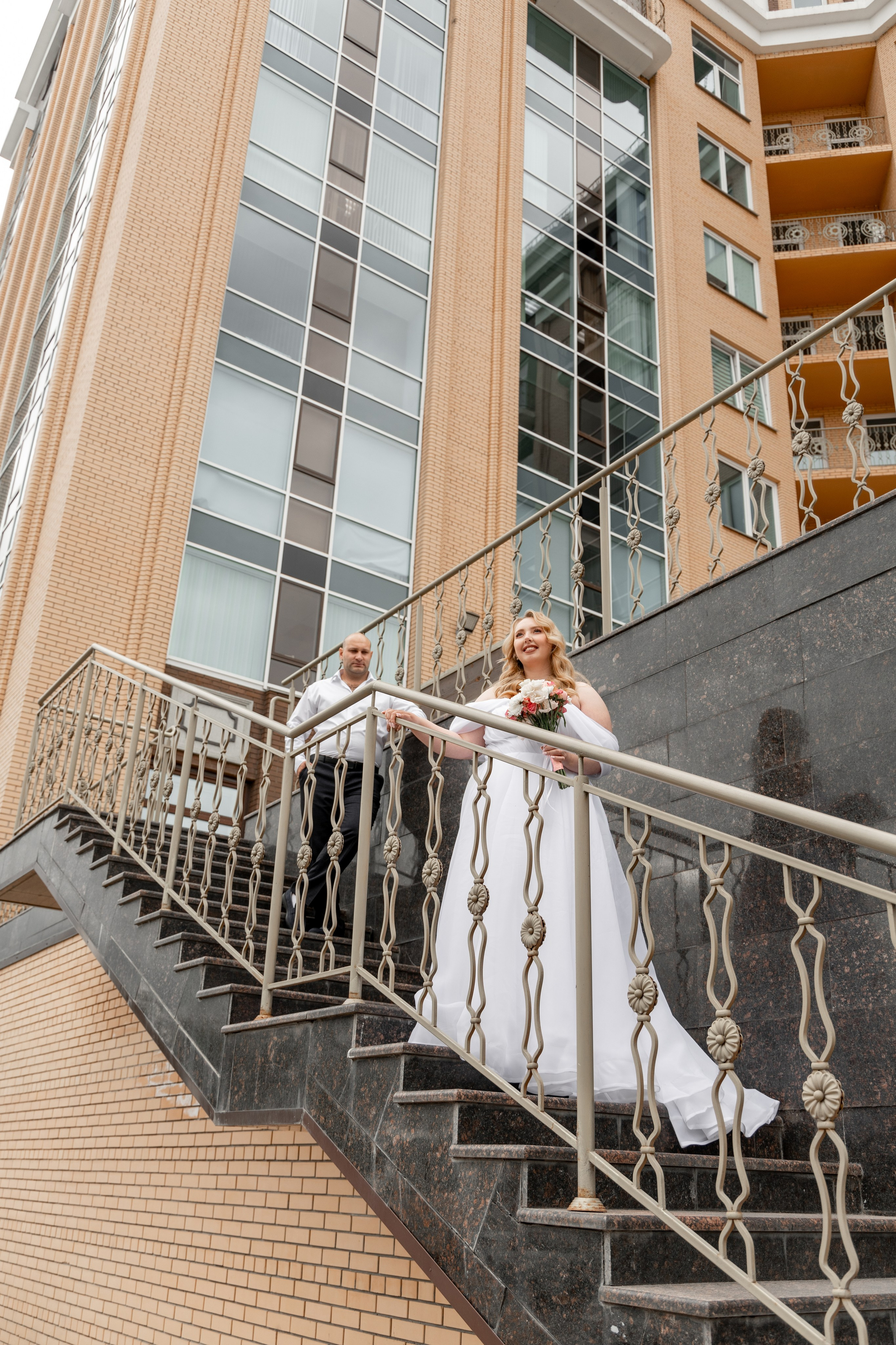 Анонс свадебной прогулки Дарьи и Олега. Профессиональный фотограф в Омске Писанкина Анастасия