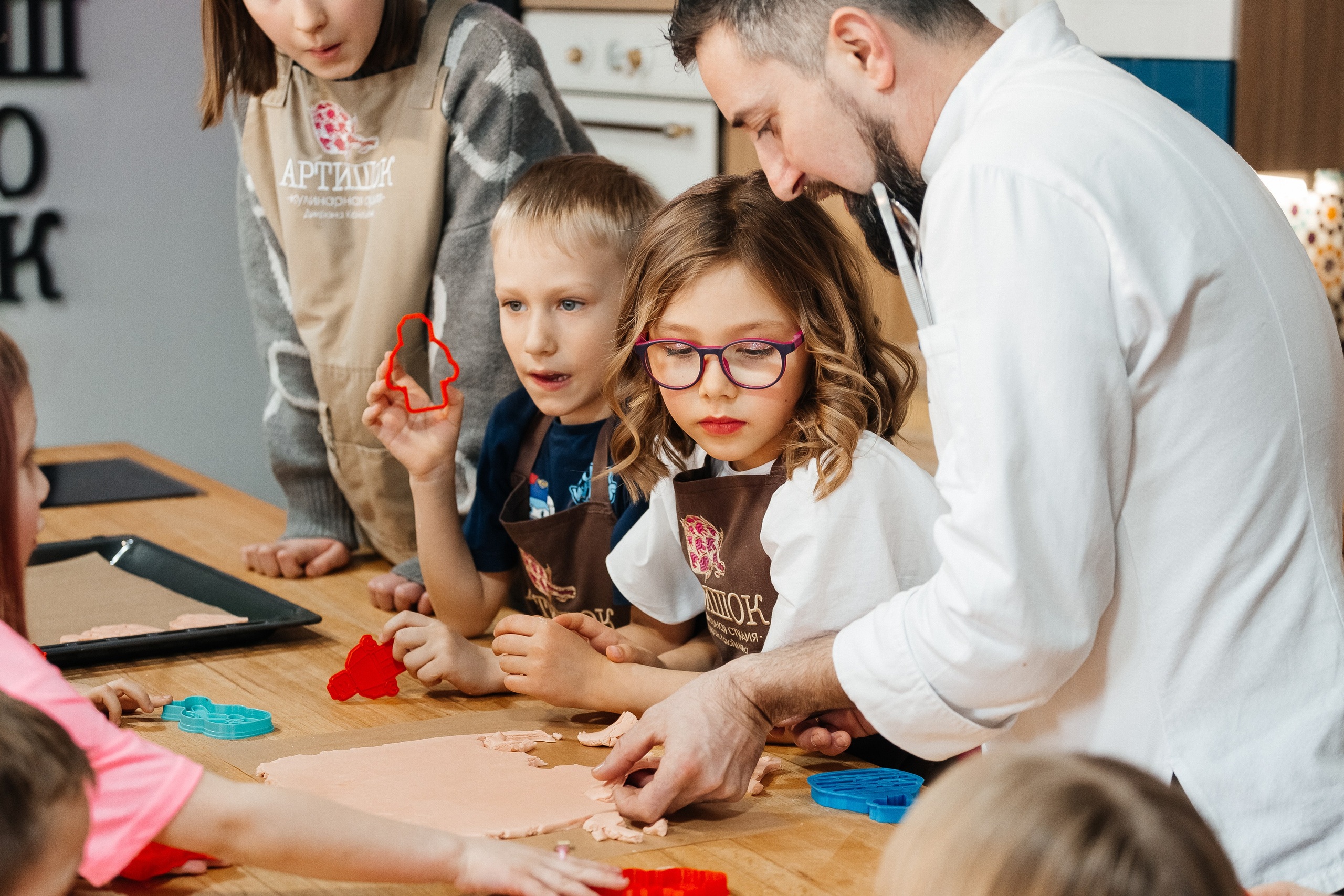 Детский мастер-класс в «АРТиШОК». Фотограф Кемерово | Сергей