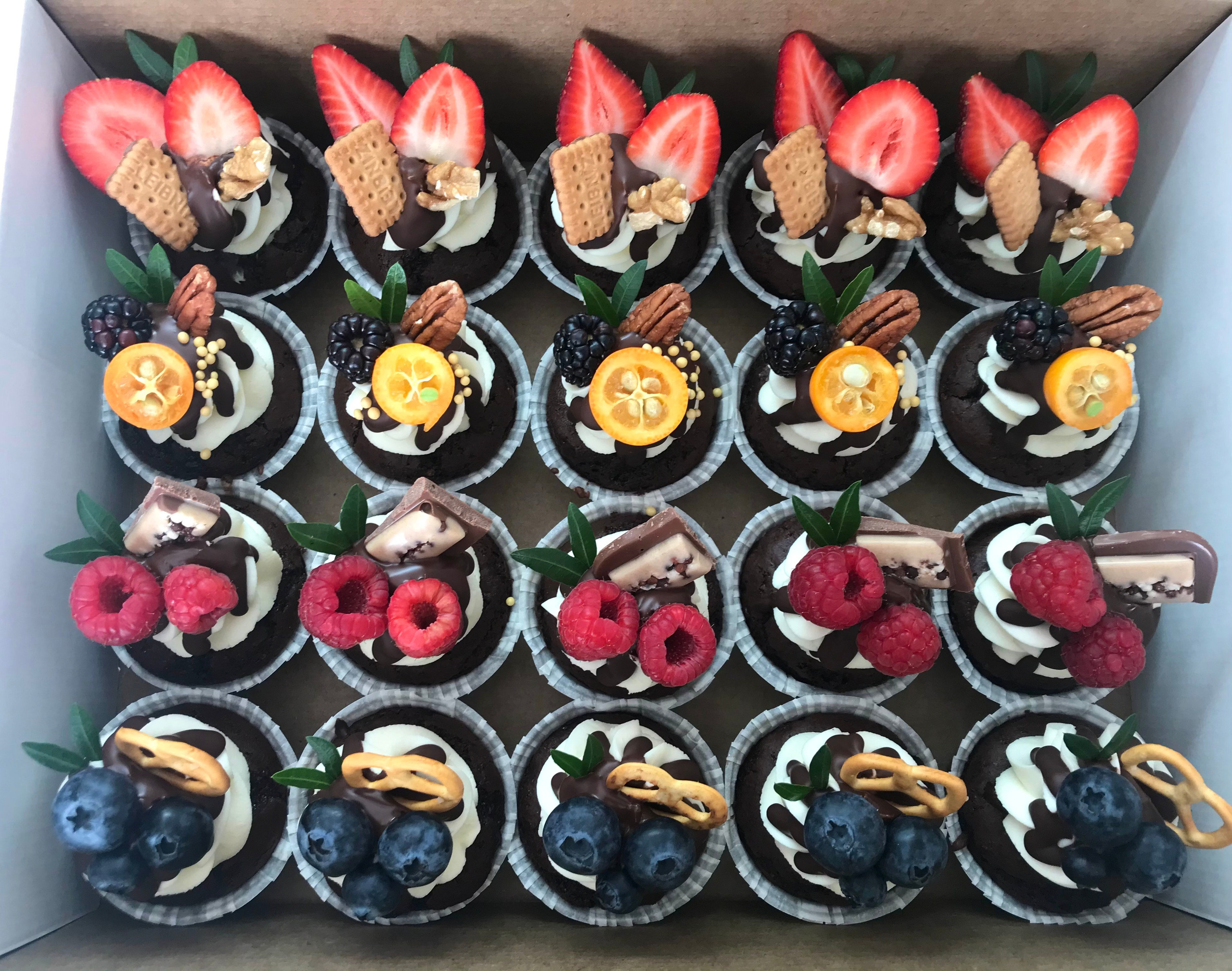 Капкейки фуршетные. Katyasugarsugar капкейки, зефир, торты Москва