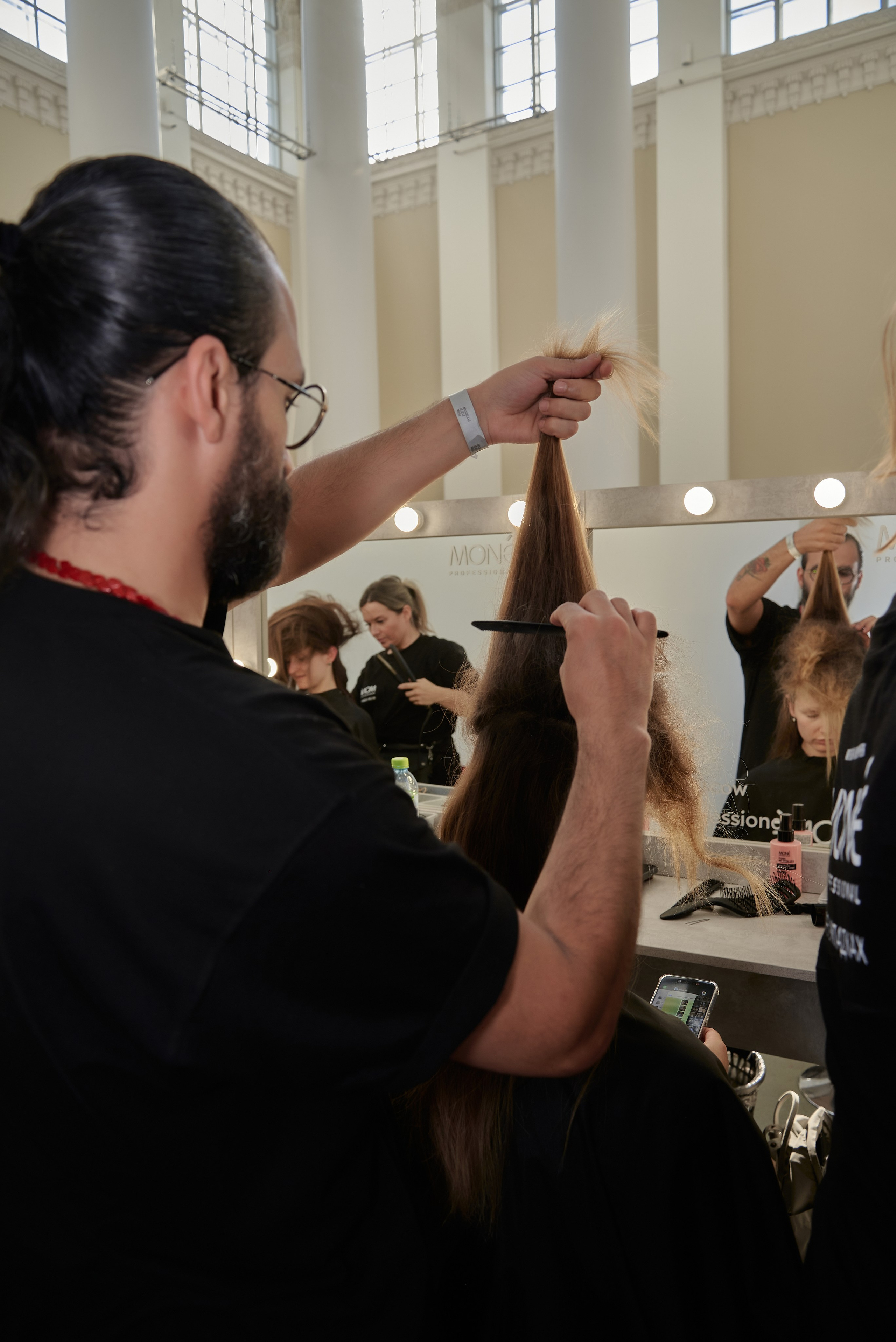 Backstage с показа ALENA COJOCARU RFW 2025. Наталия Дианова — фотограф для брендов и экспертов в Москве