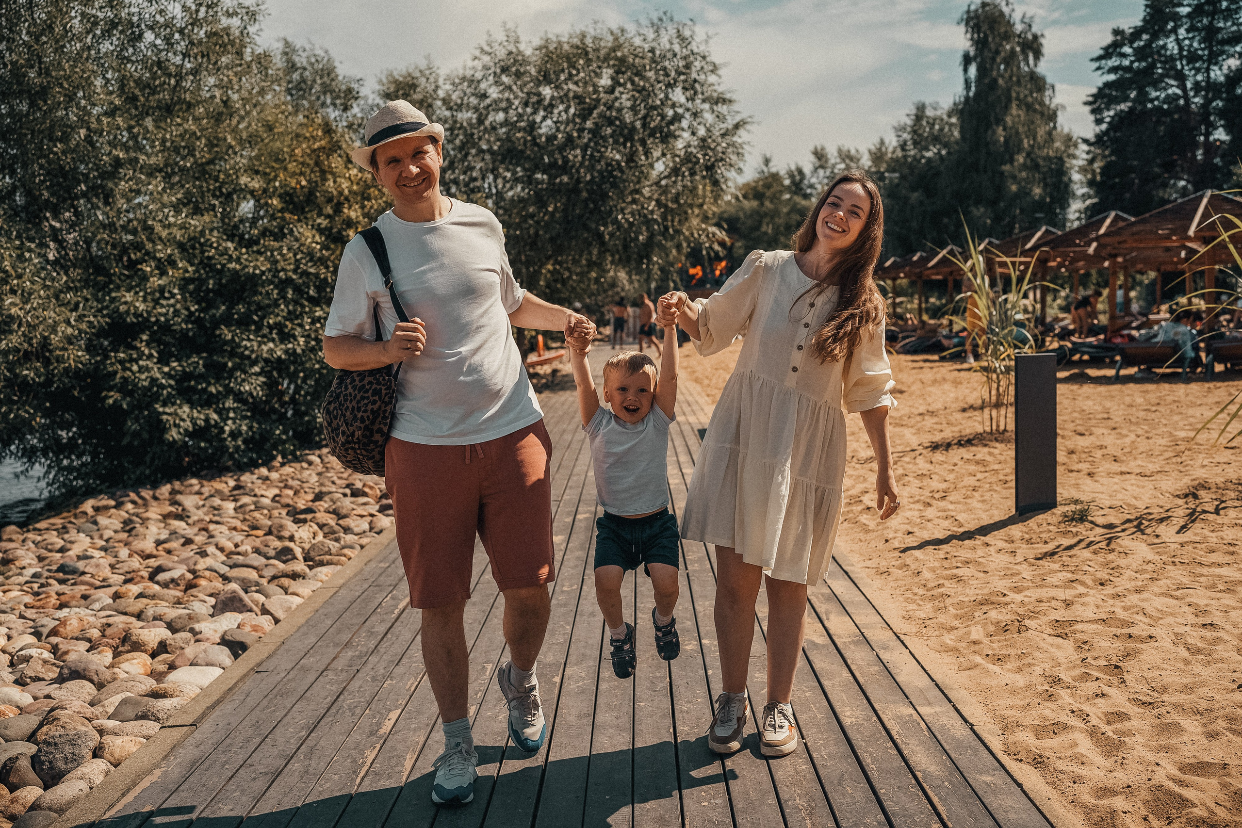 Речная прохлада и солнечные улыбки. Главная