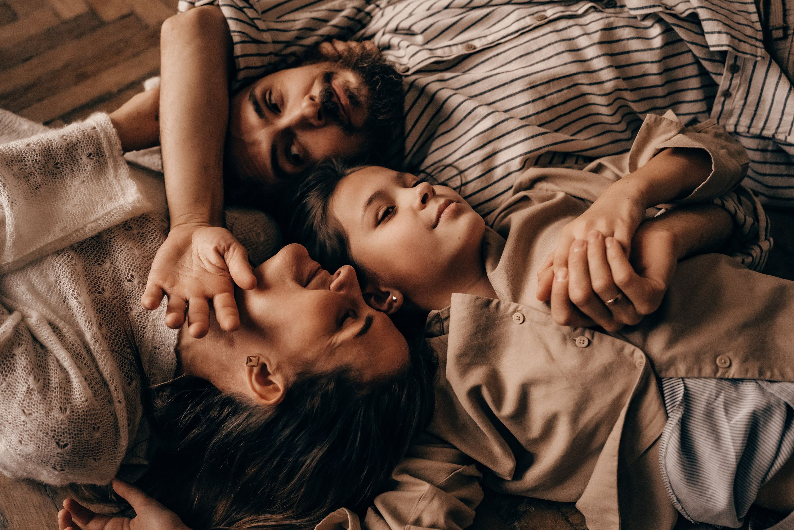 Объятья и немного баловства. Главная