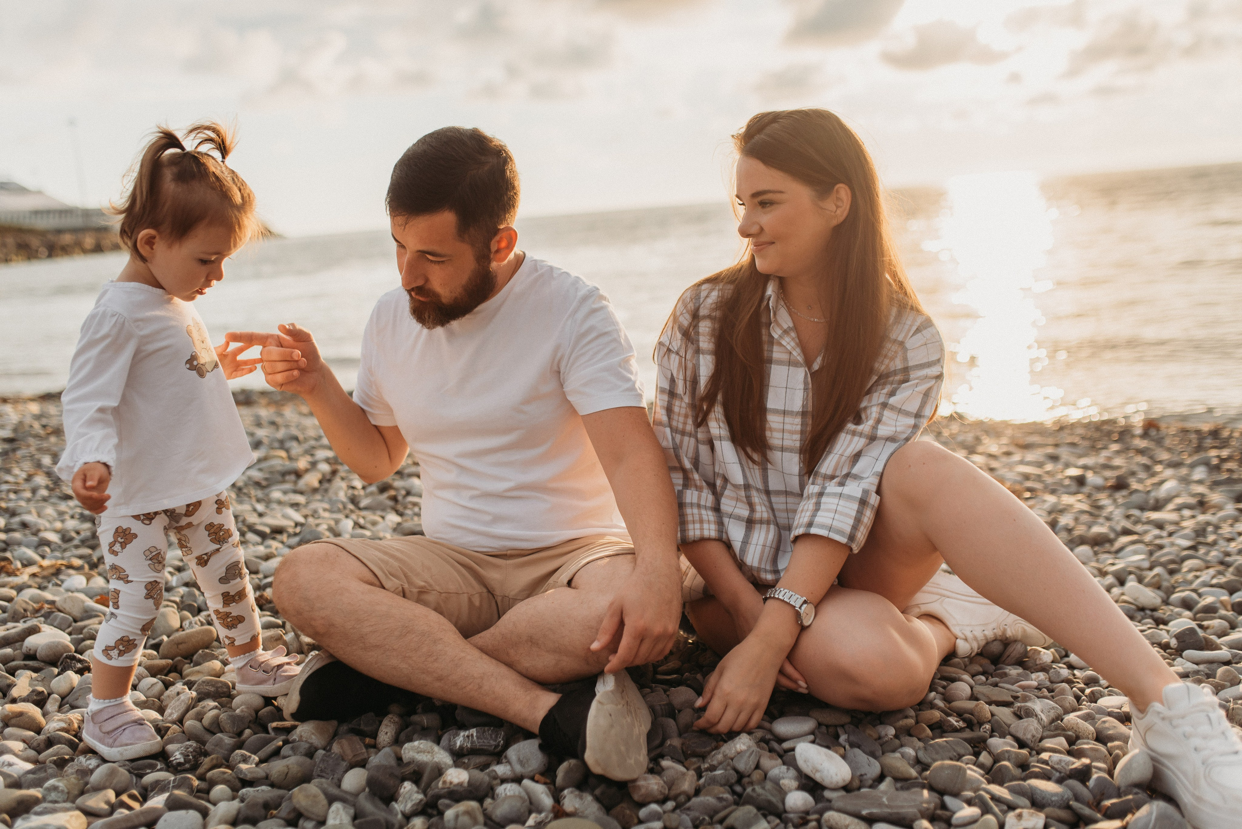 Семейная фотосессия на море на пляже в Сочи и Сириусе. Фотограф в Сочи — Маргарита Поганова