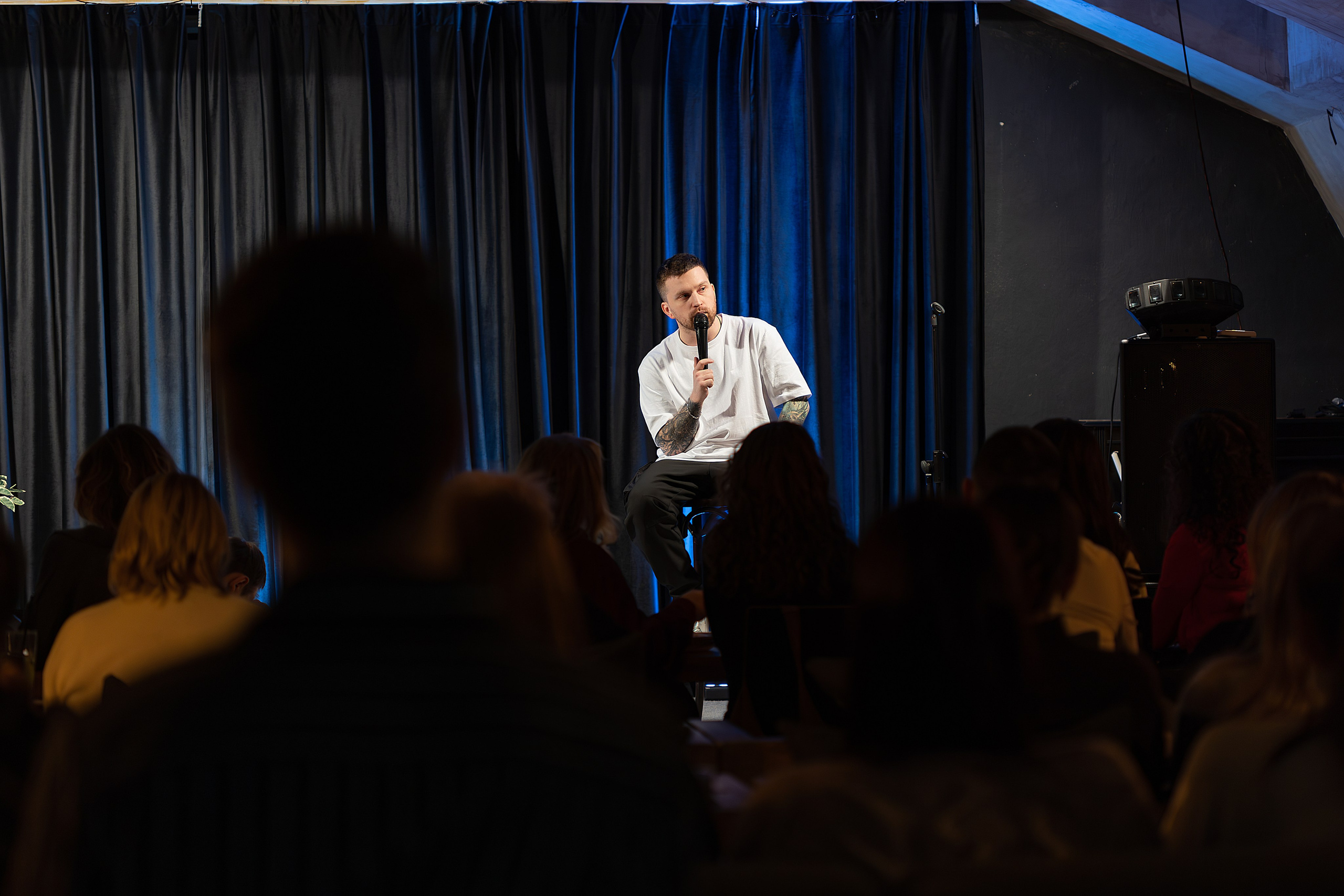 Поэтический вечер «Голоса» | Санкт-Петербург, 2026. Репортажный фотограф