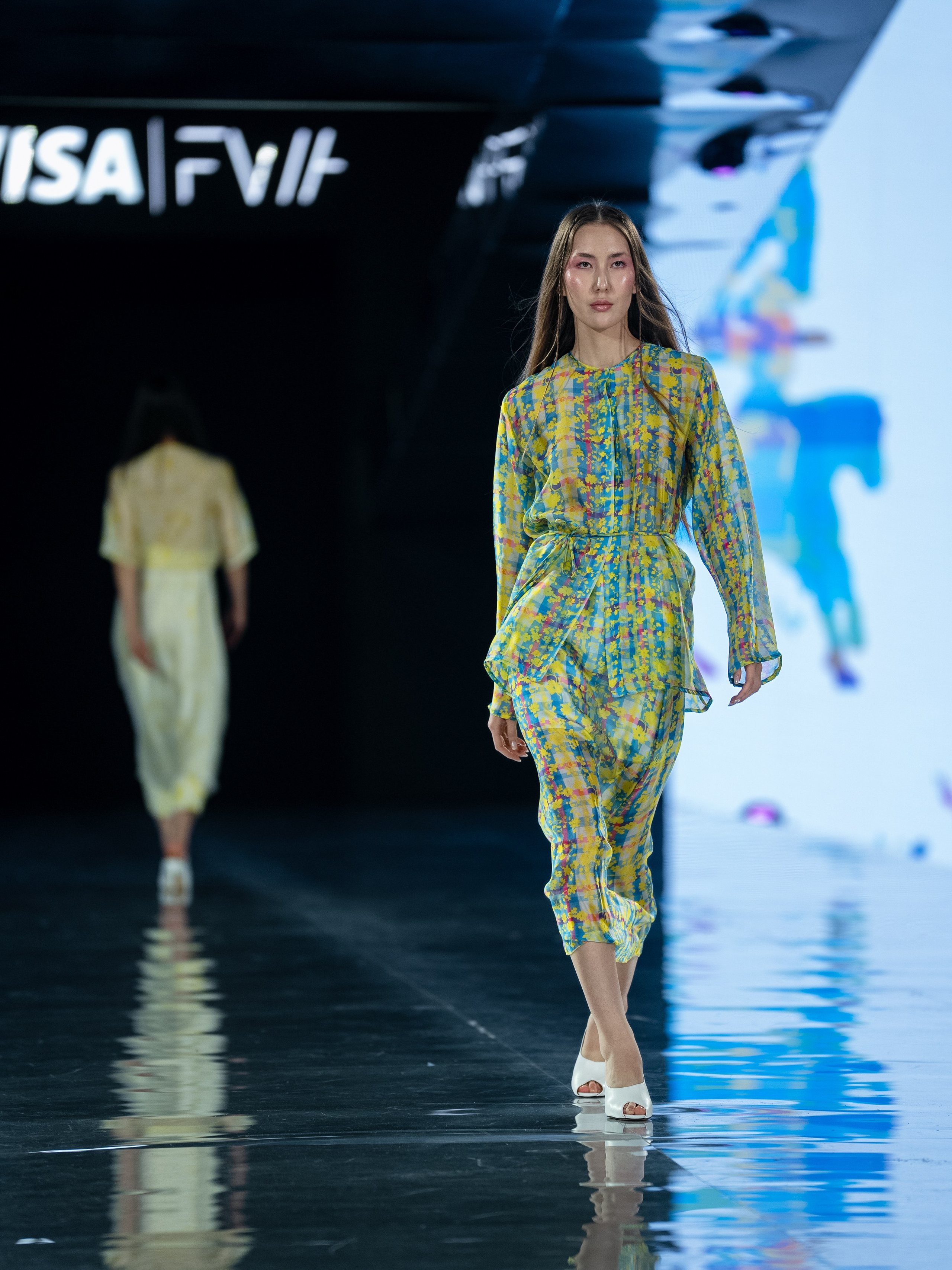 Visa Fashion Week Studio 4353. Сайт Алматинского НЮ АРТ, будуар и фэшн фотографа Дениса Карпенко