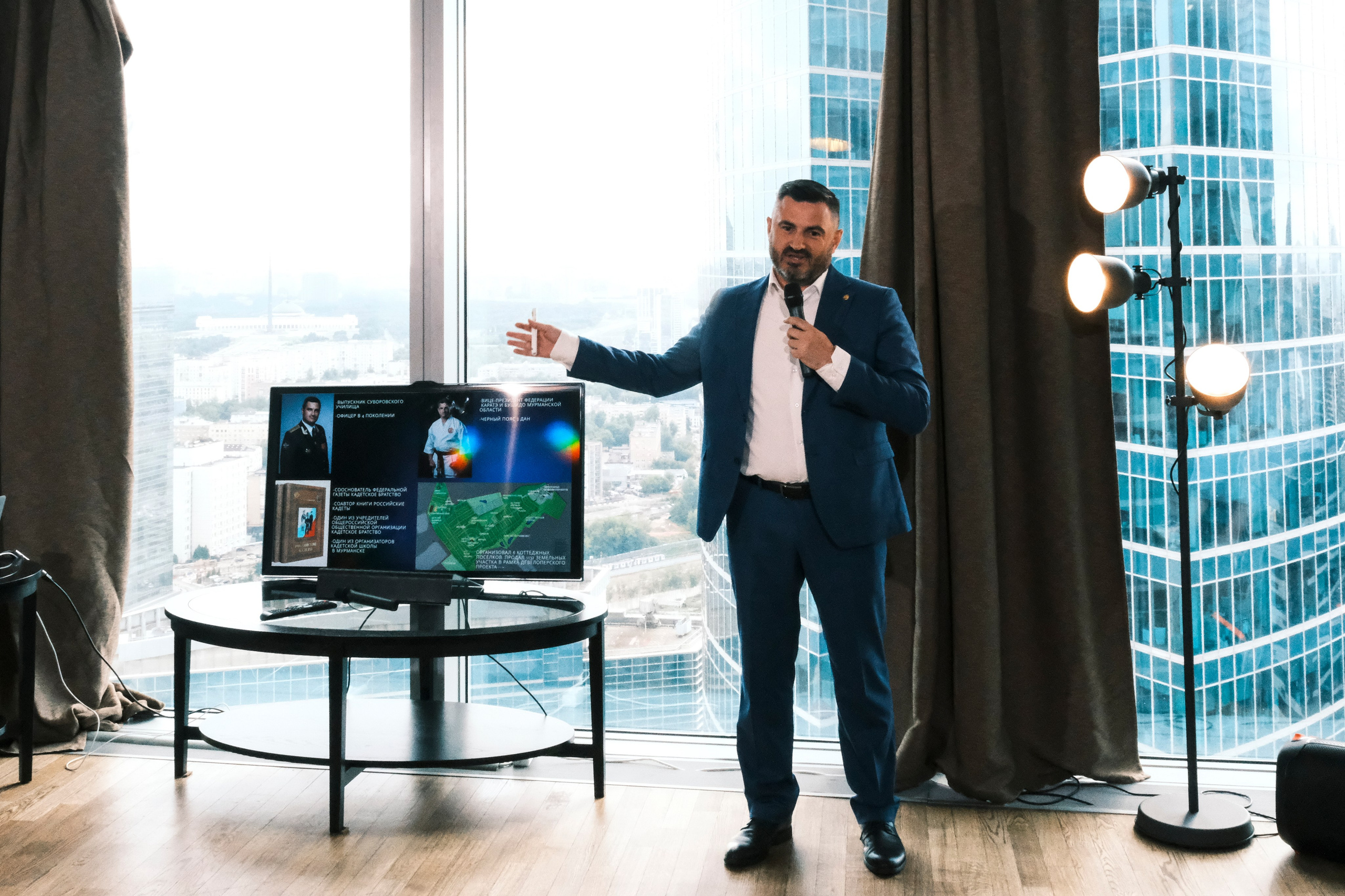 ROST100_ БИЗНЕС КВАРТИРНИК. Индивидуальная фотосъёмка в Москве. Фотограф Василиса Тарасова