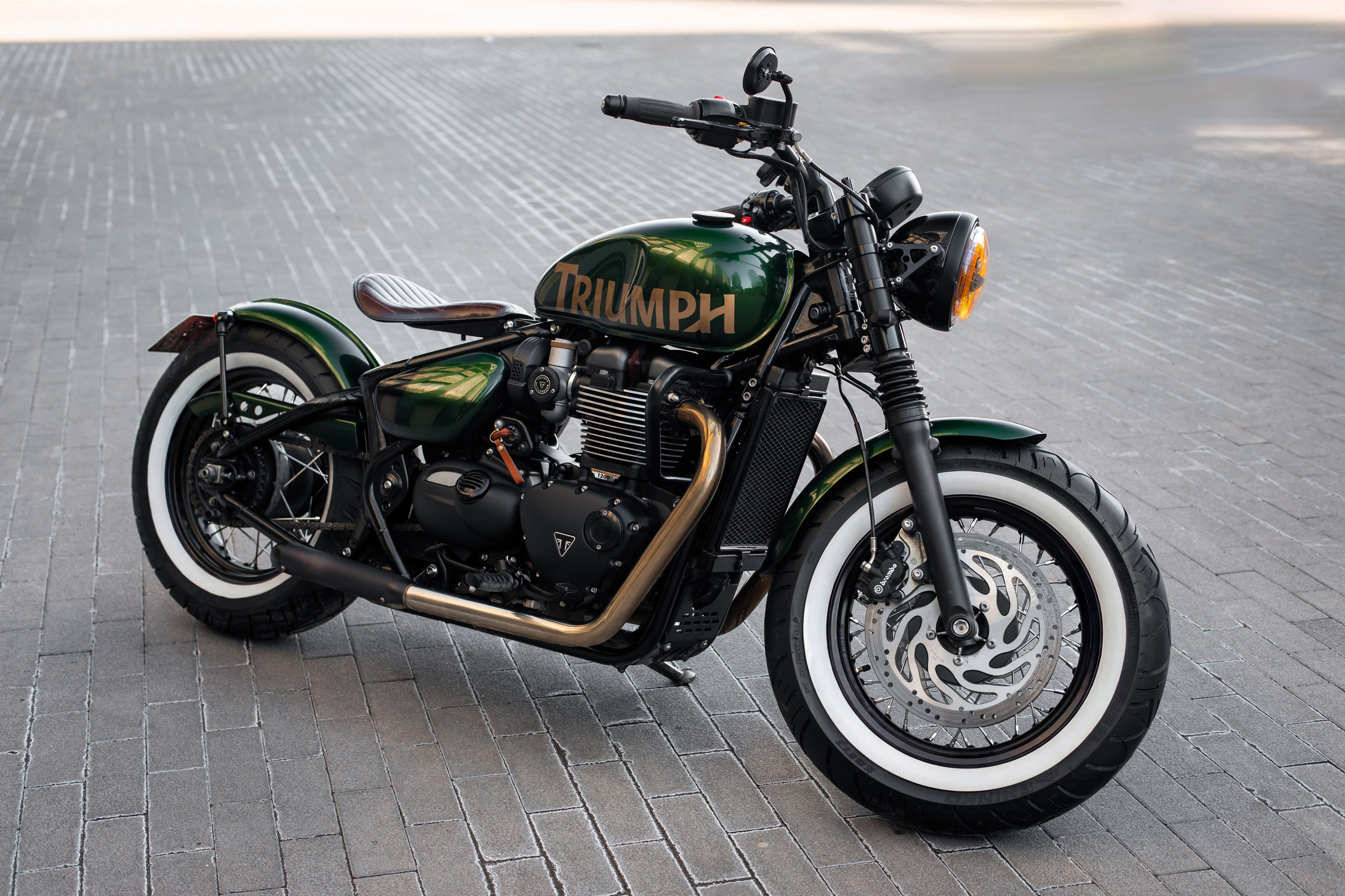 Triumph. Автомобильный фотограф в Москве Андрей Емельянов