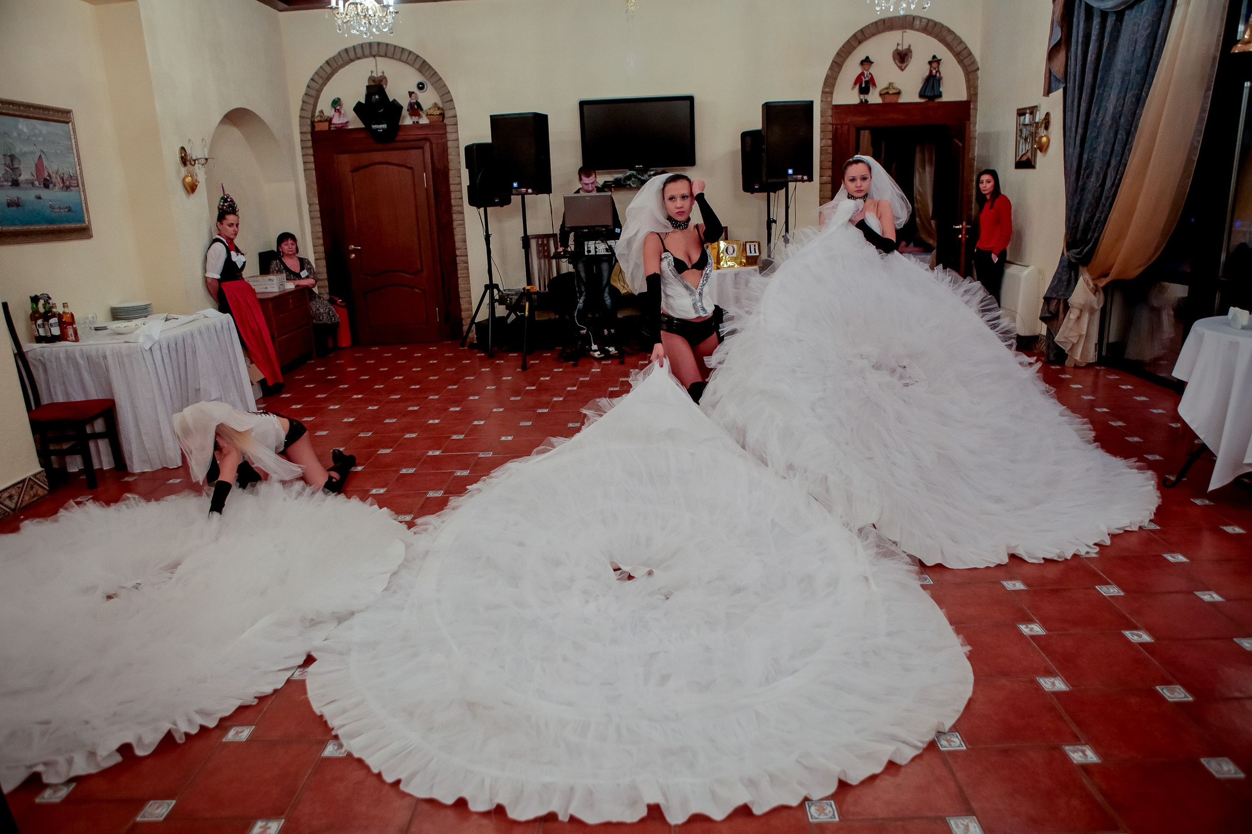 Корпоратив. Max Matvich and Victoria Basova are professionals in their field