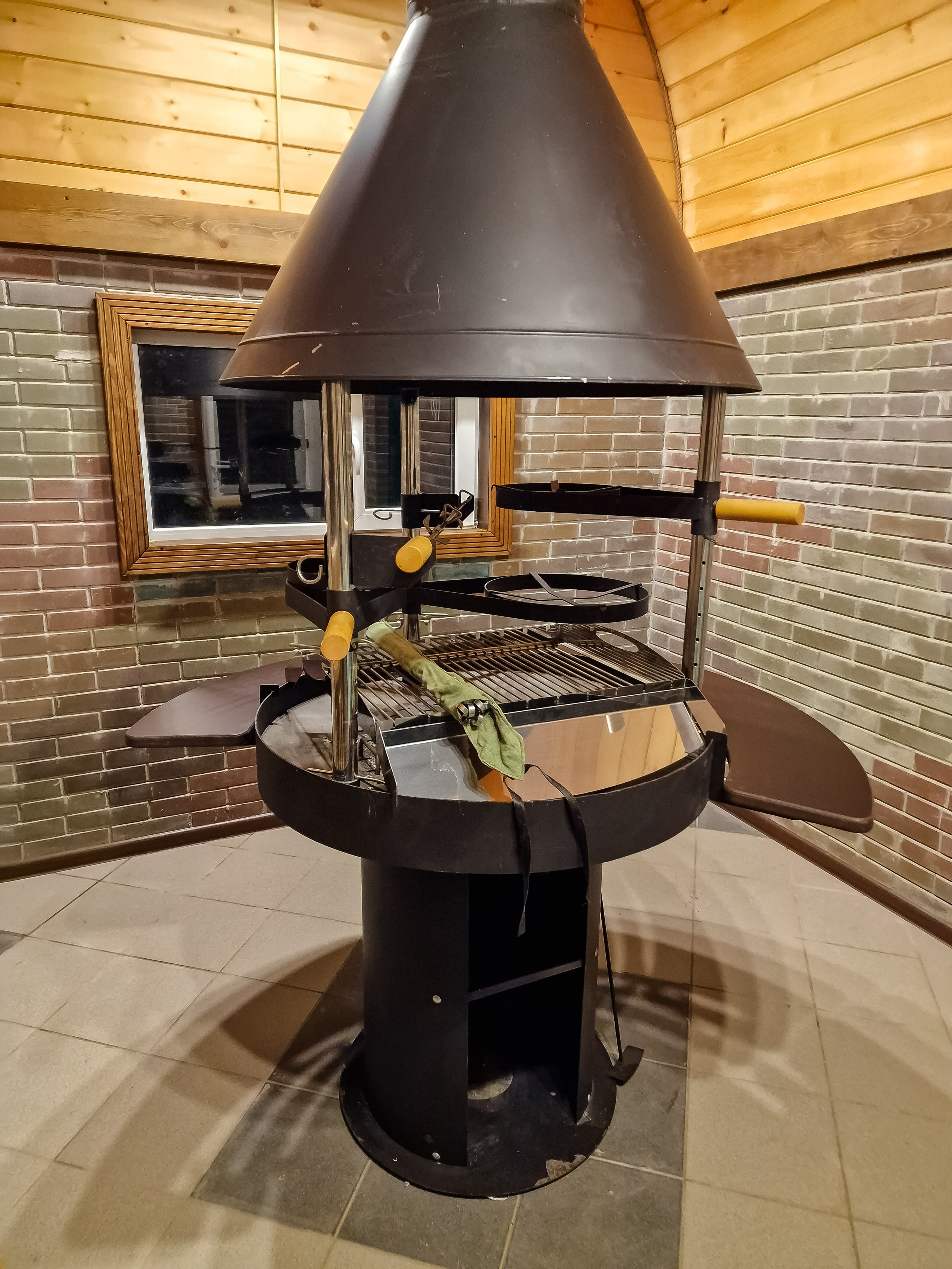 Новый гриль-домик. База на острове. Туристическая база отдыха «Островная» о Недоразумения