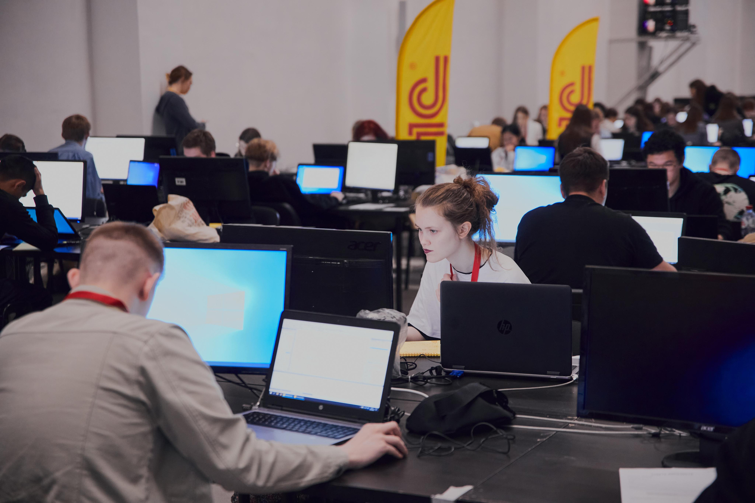 1С.Экзамен. Светский фотограф в Москве, Яковенко Алексей