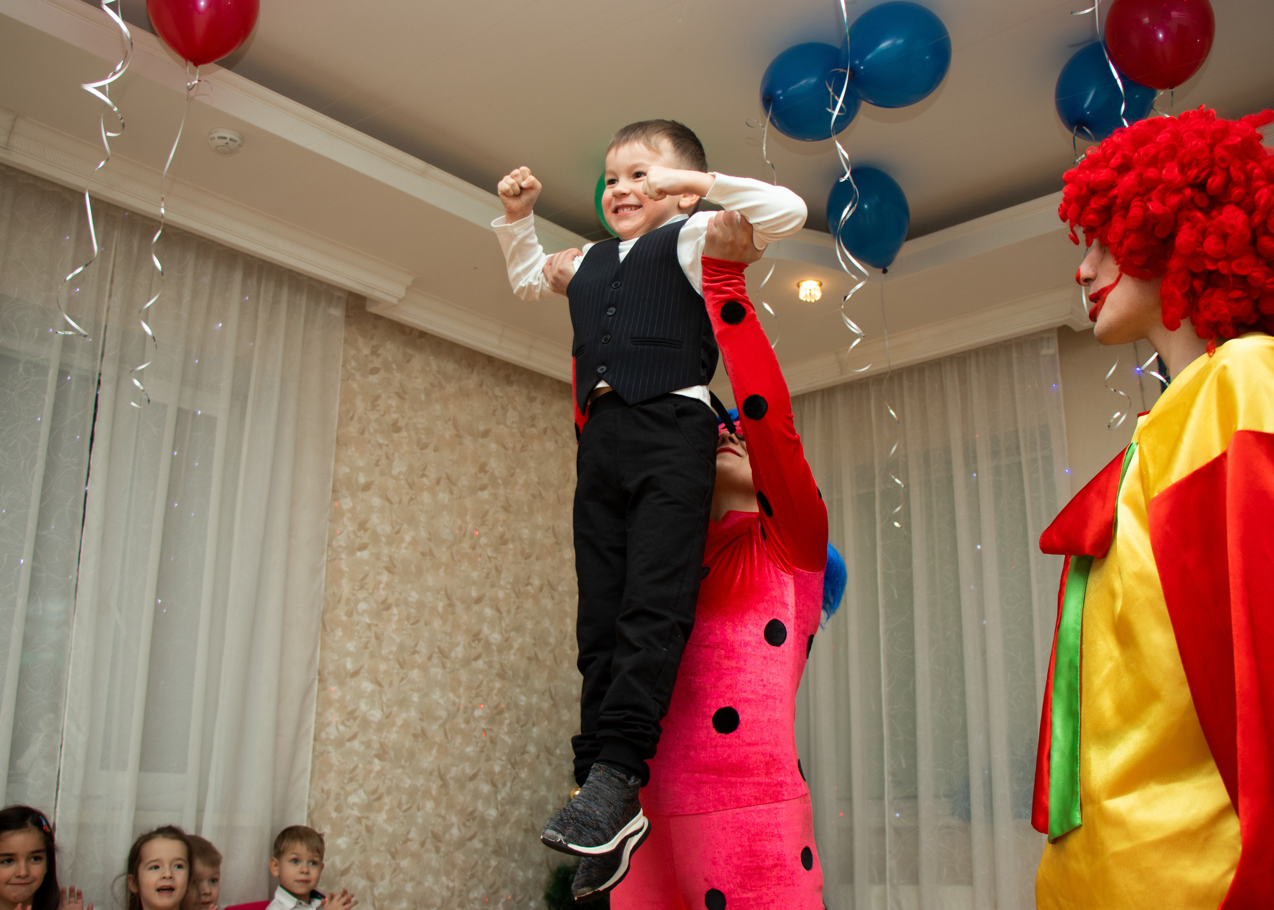 День рождения Дениса в детском саду «Счастье». Фотостудия во Всеволожске. Подходит для всех творческих проектов