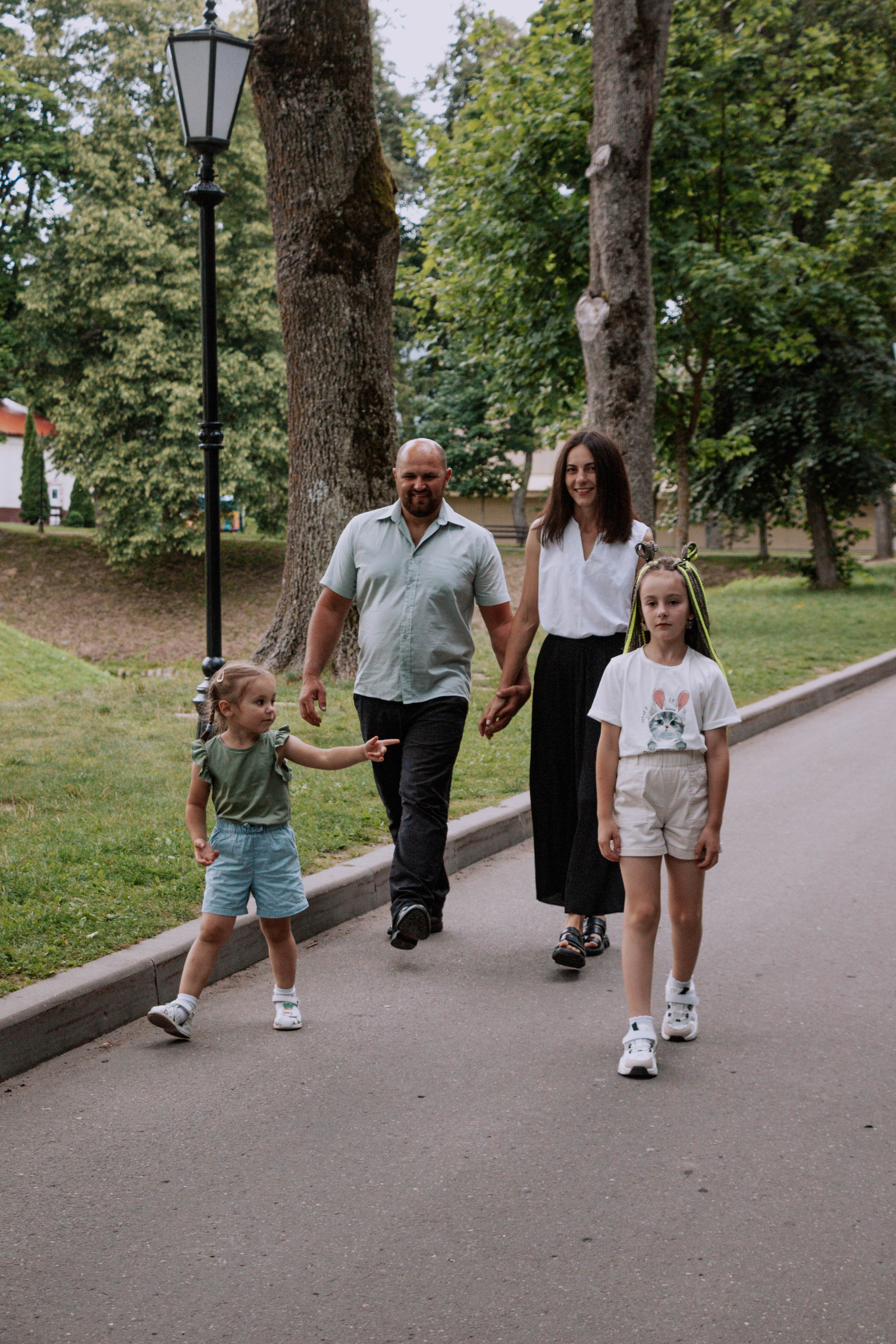 Алексей, Римма, Аннушка и Полина. Бережно сохраняю ваши чувства и истории на своих фотографиях