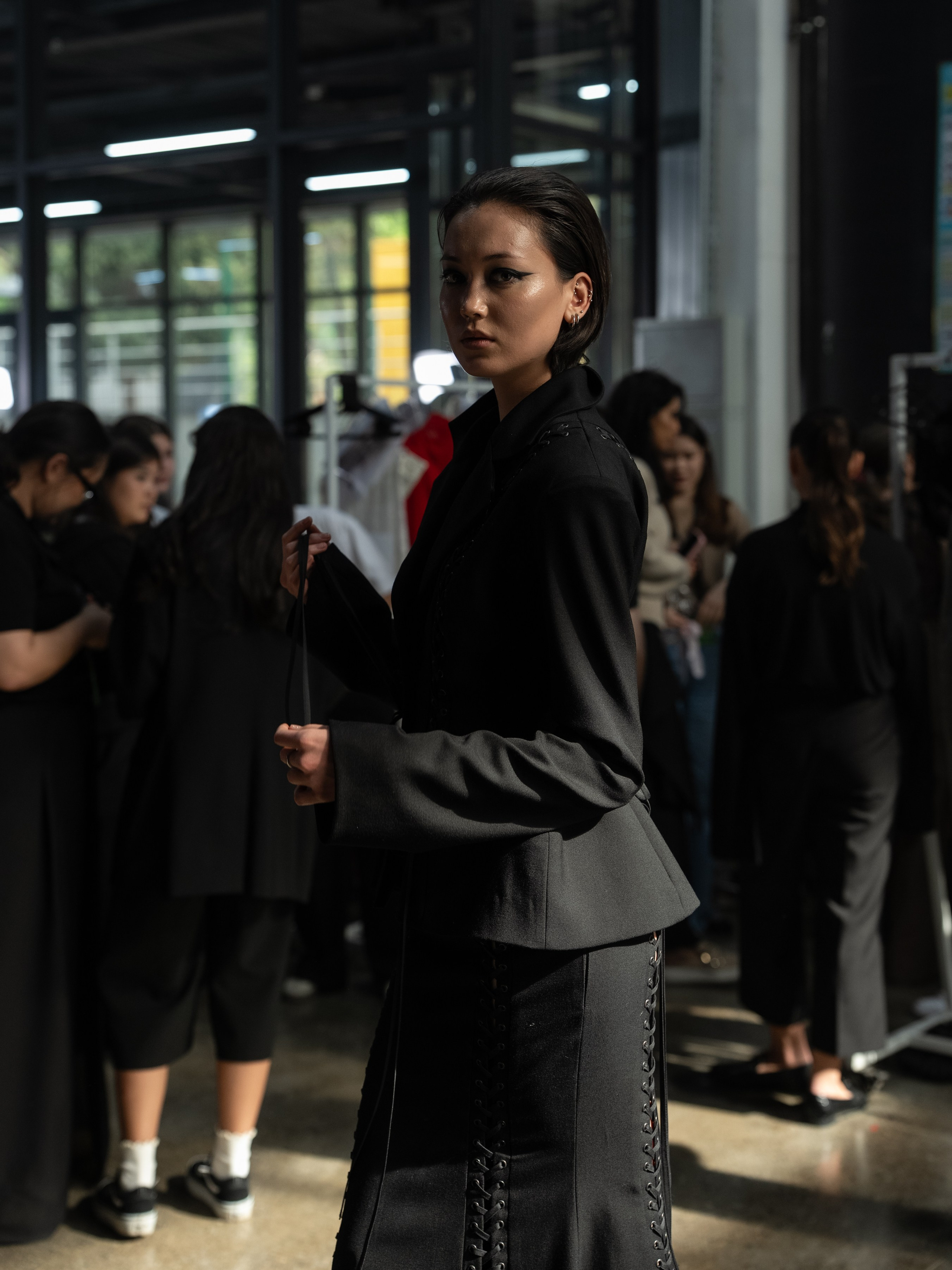 Visa Fashion Week Pre-Fall 2026 April BackStage Day 1. Сайт Алматинского НЮ АРТ, будуар и фэшн фотографа Дениса Карпенко