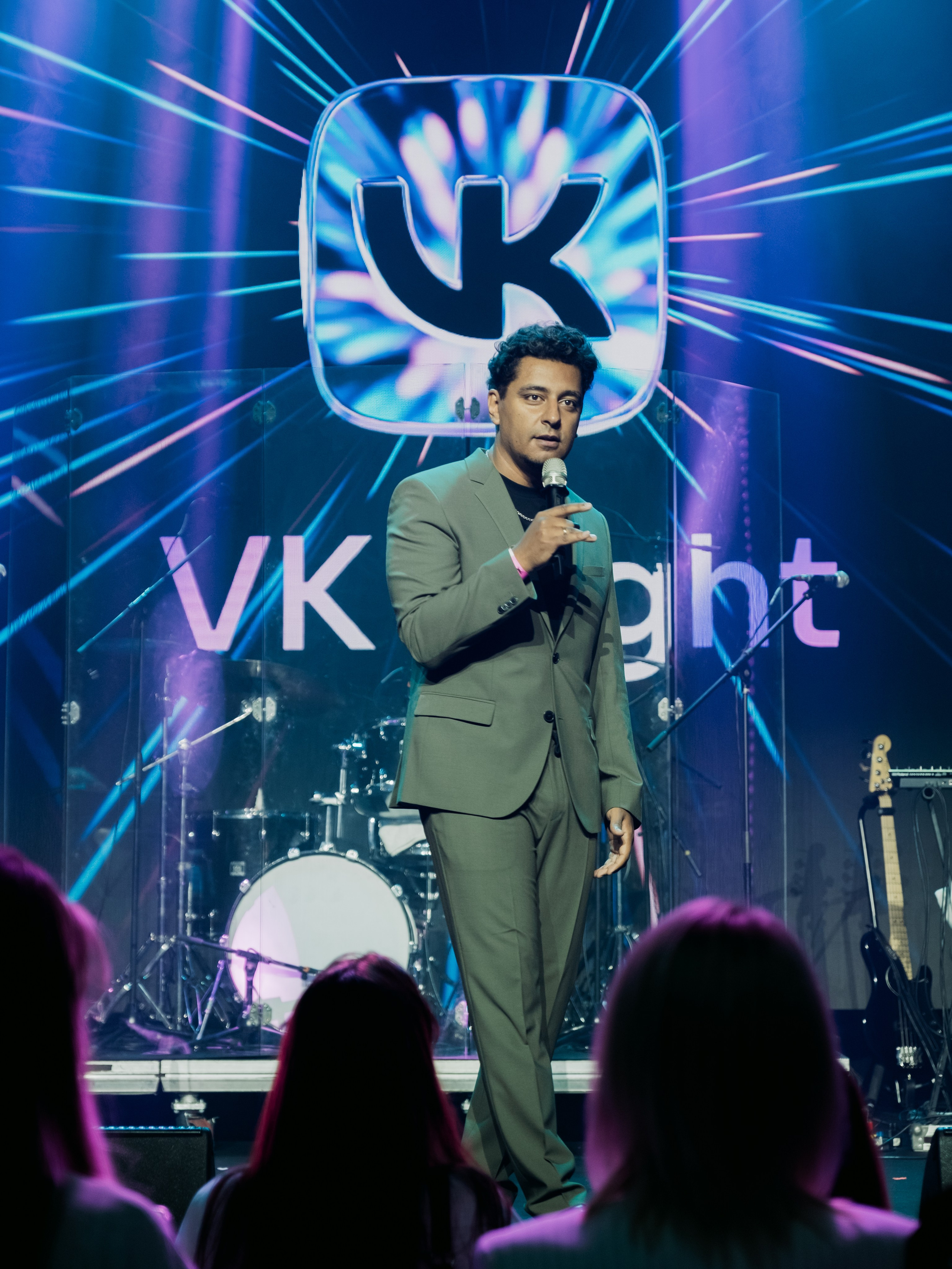 VK NIGHT SPb. Репортажный и портретный фотограф в Москве Илья Спиридонов