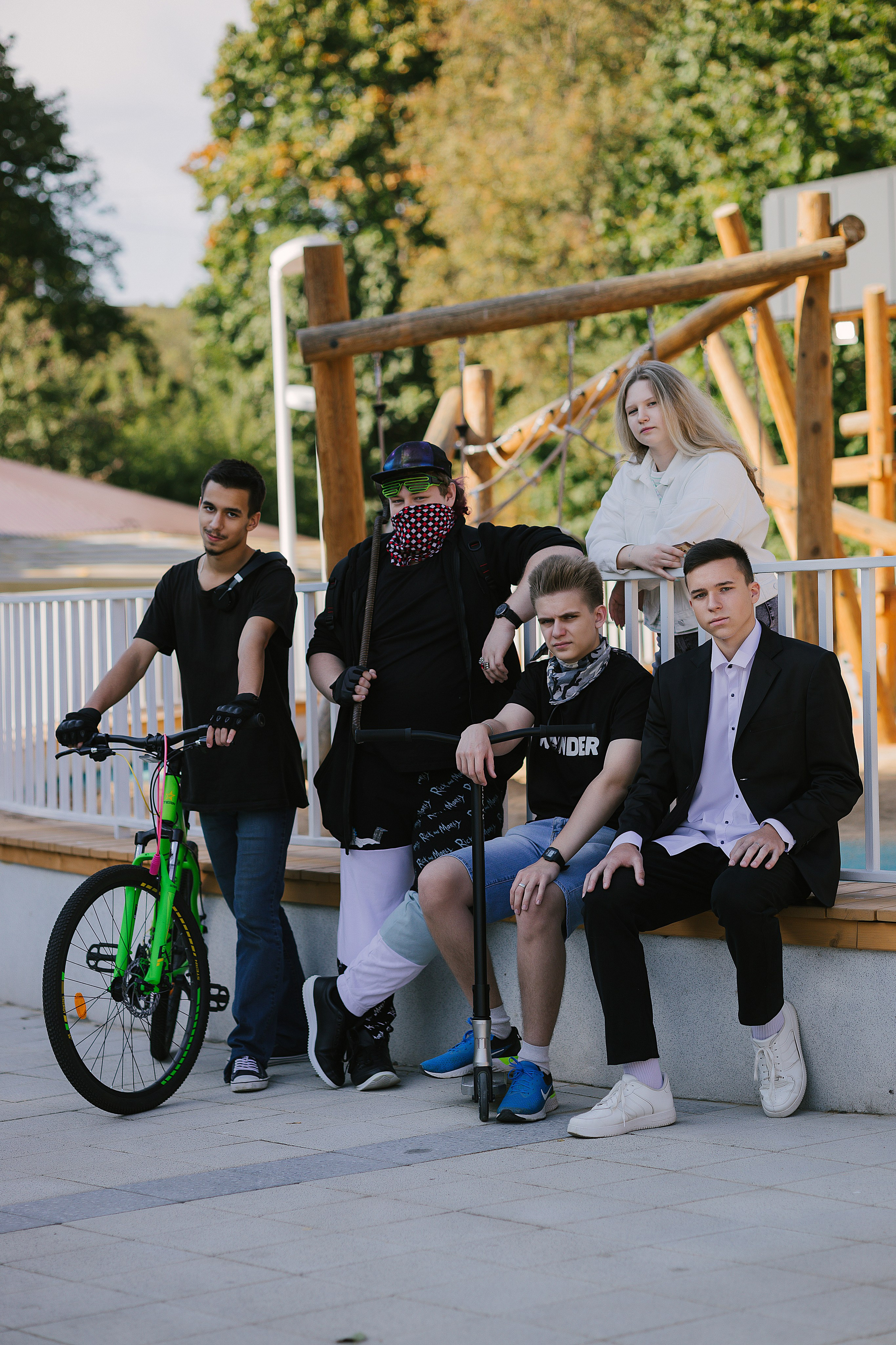 Осенняя фотосессия для выпускников 11 классов Москва. Выпускные альбомы в Серпухове