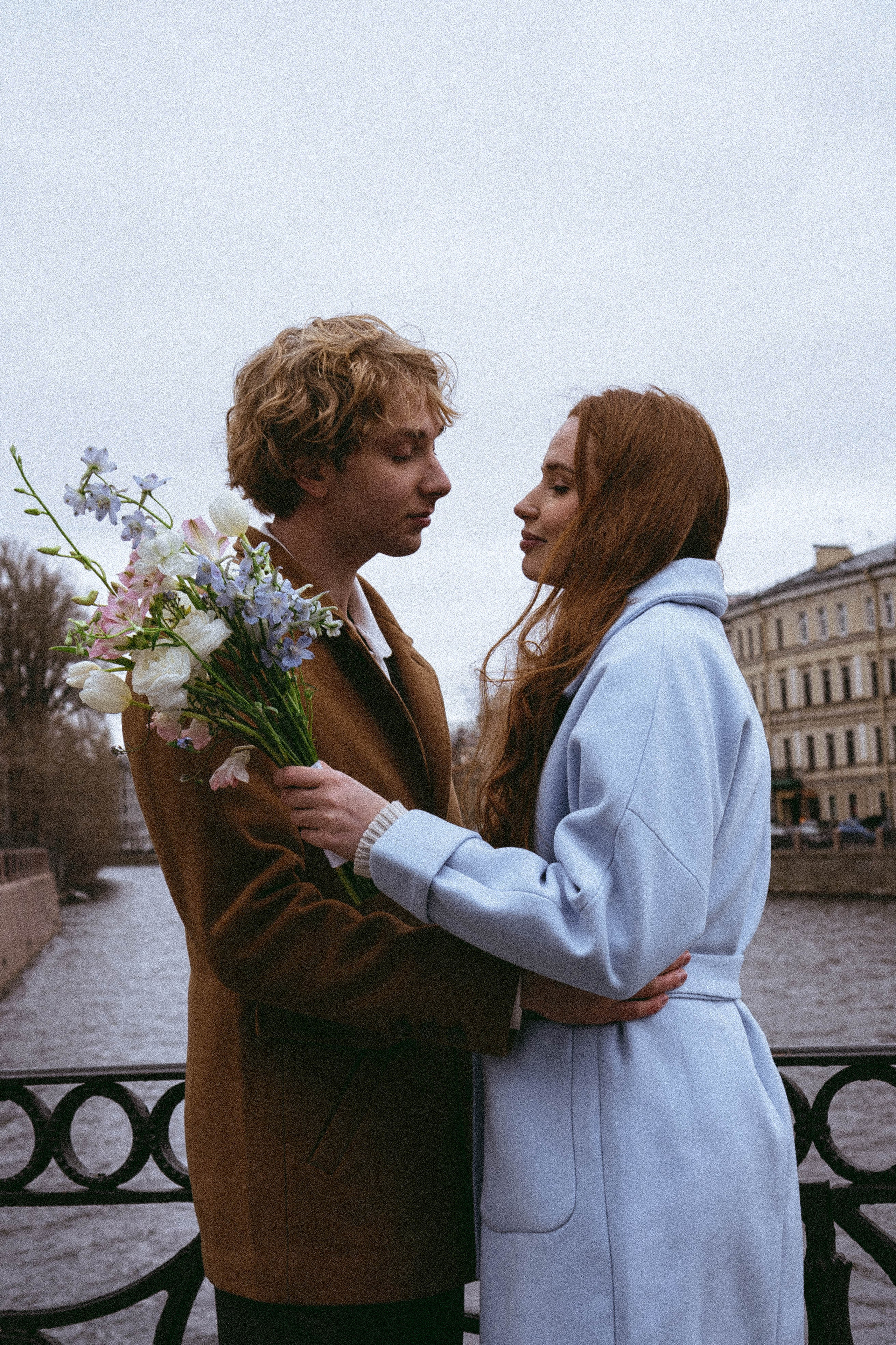 СВАДЕБНАЯ СЬЕМКА В ОТЕЛЕ. СБОРЫ ЖЕНИХА И НЕВЕСТЫ И ТАКЖЕ ТОР И ПОДГОТОВКА К ПРОГУЛКЕ И ПРОГУЛКА ПО ПЕТРОГРАДКЕ. Профессиональный фотограф, Санкт-Петербург — Виктория Богомолова