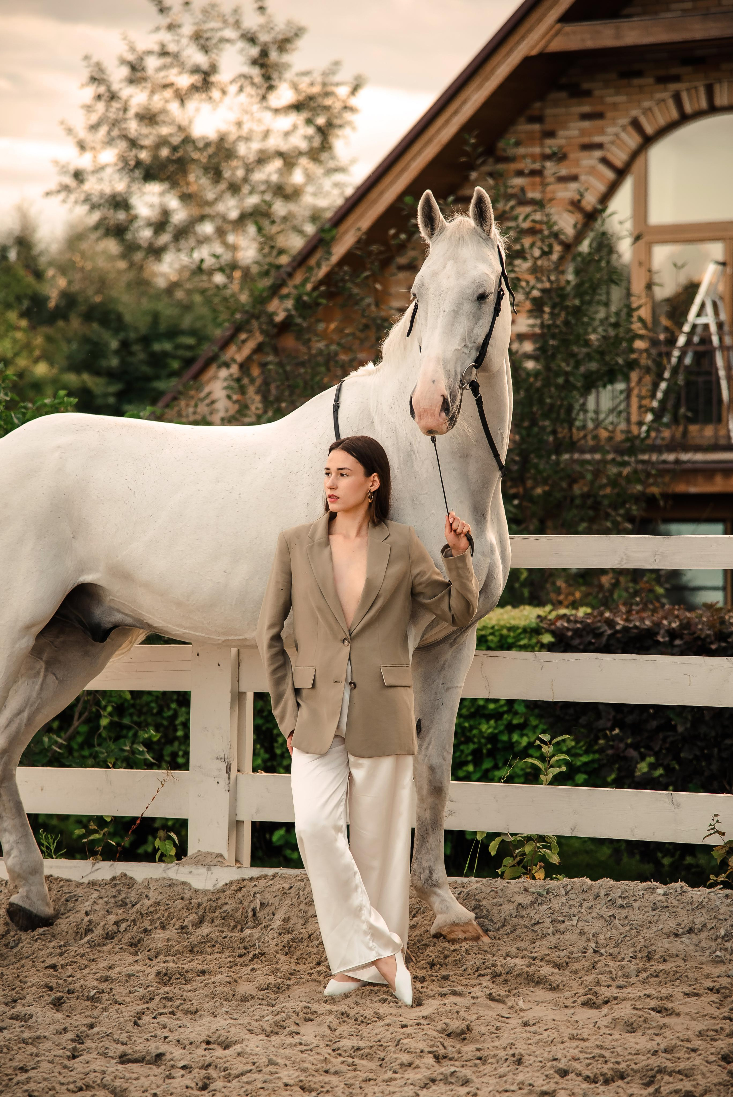 Фотосессии с лошадьми. Контент фотограф в Москве Лихачева Ксения