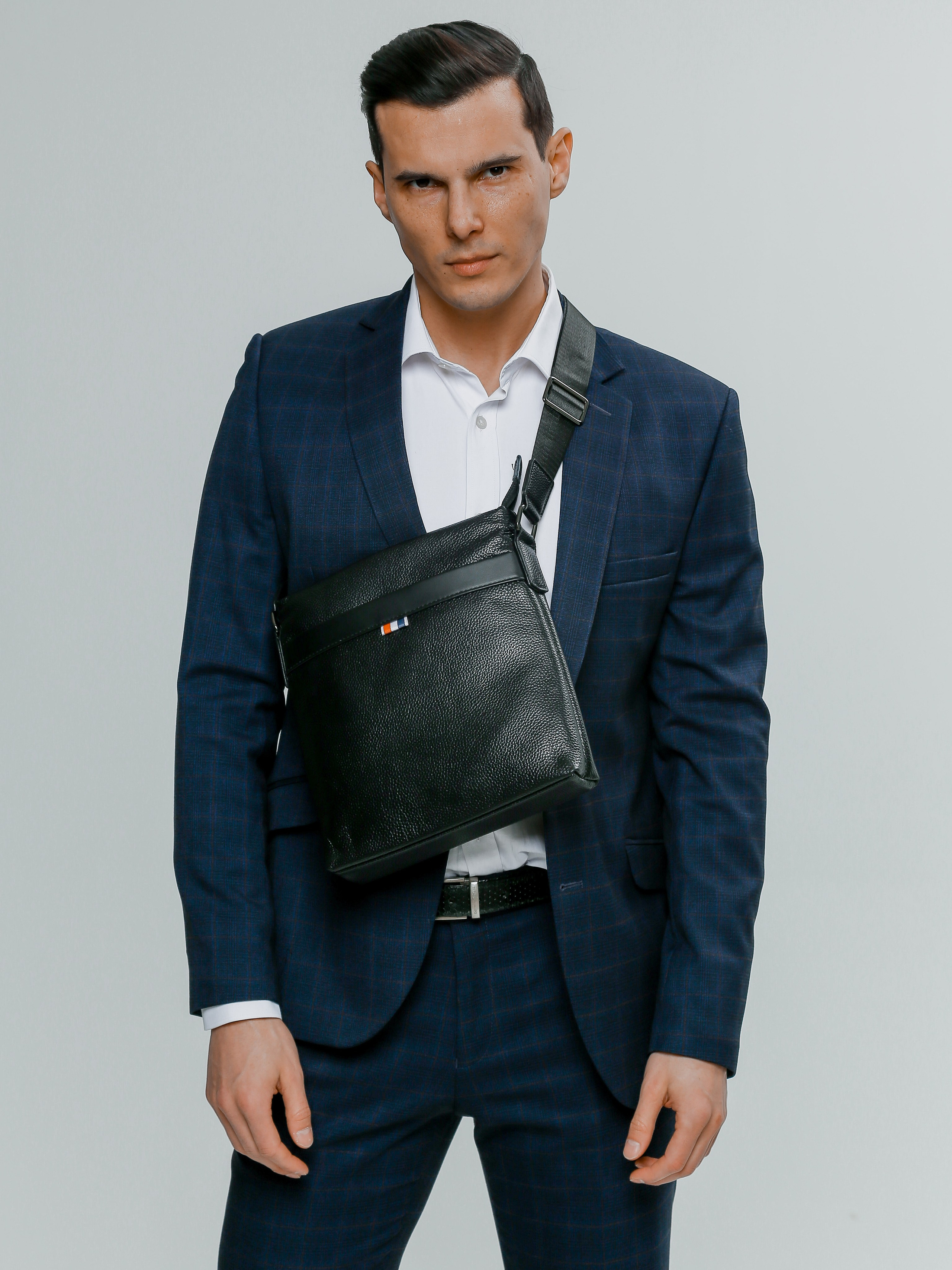 Коммерческая фотосессия мужских сумок для маркетплейсов и социальных сетей. Fashion фотограф в Санкт-Петербурге Савинова Ирина