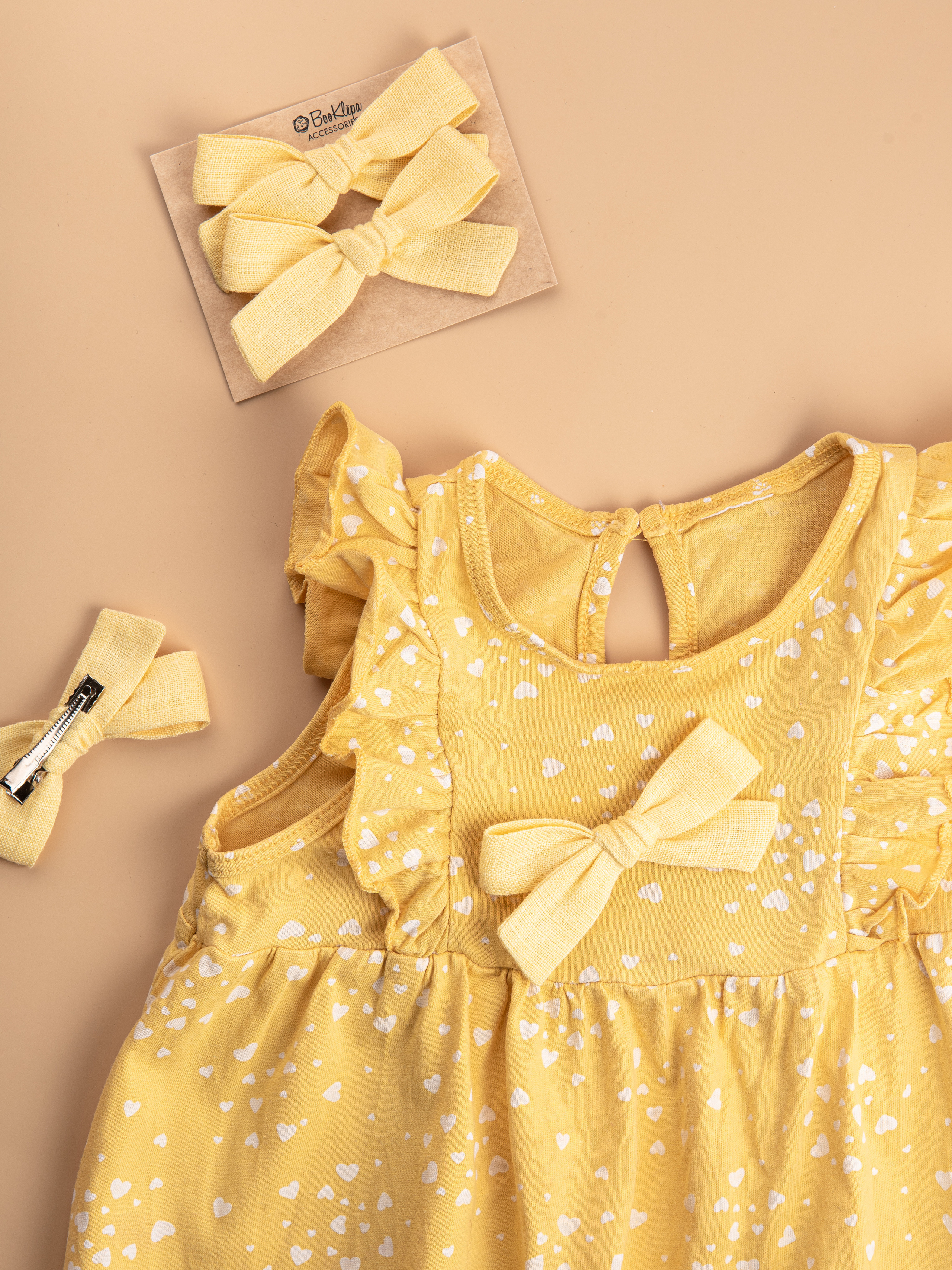 Контент фото бантиков с желтым платьем для Вайлдберриз