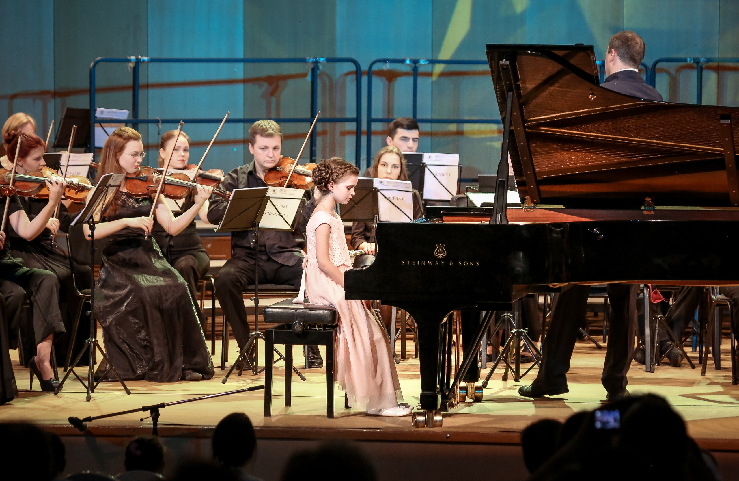 Юбилей Бетховенской школы. Дарья Письменюк / Darya Leitstern — фотограф, музыкант, журналист, путешественник