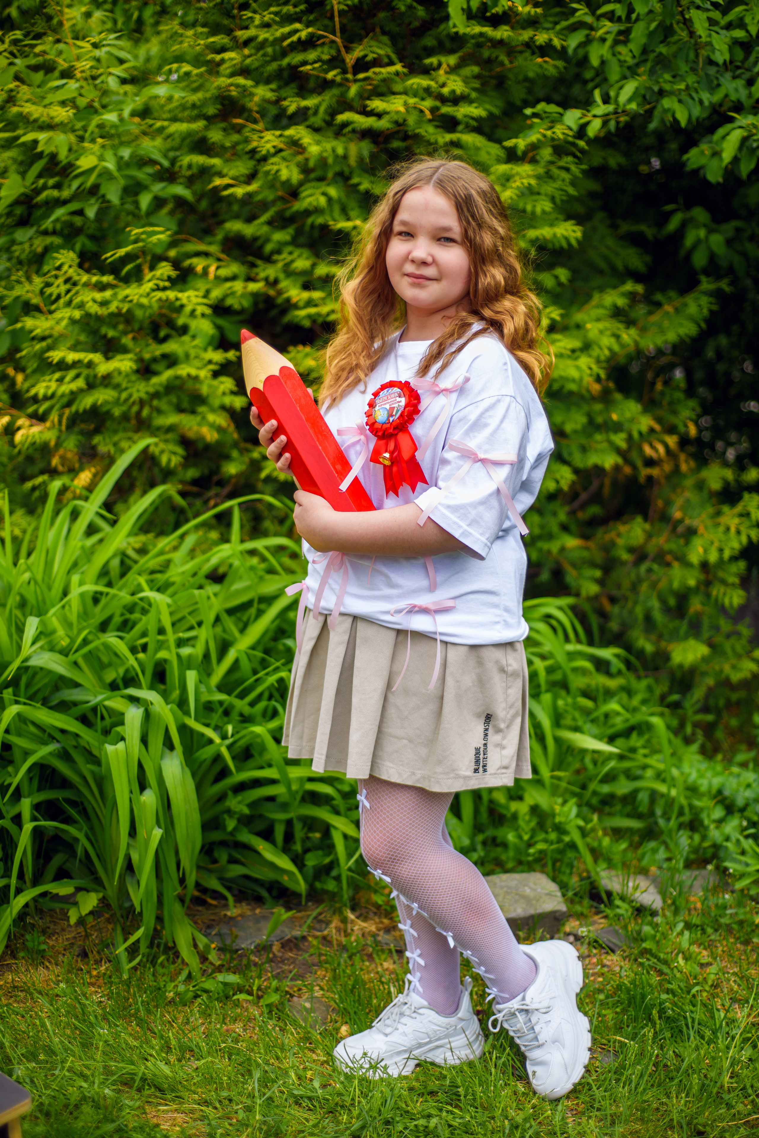 Фотосъемка в школьном саду. Фотограф. Выпускные альбомы в Барнауле