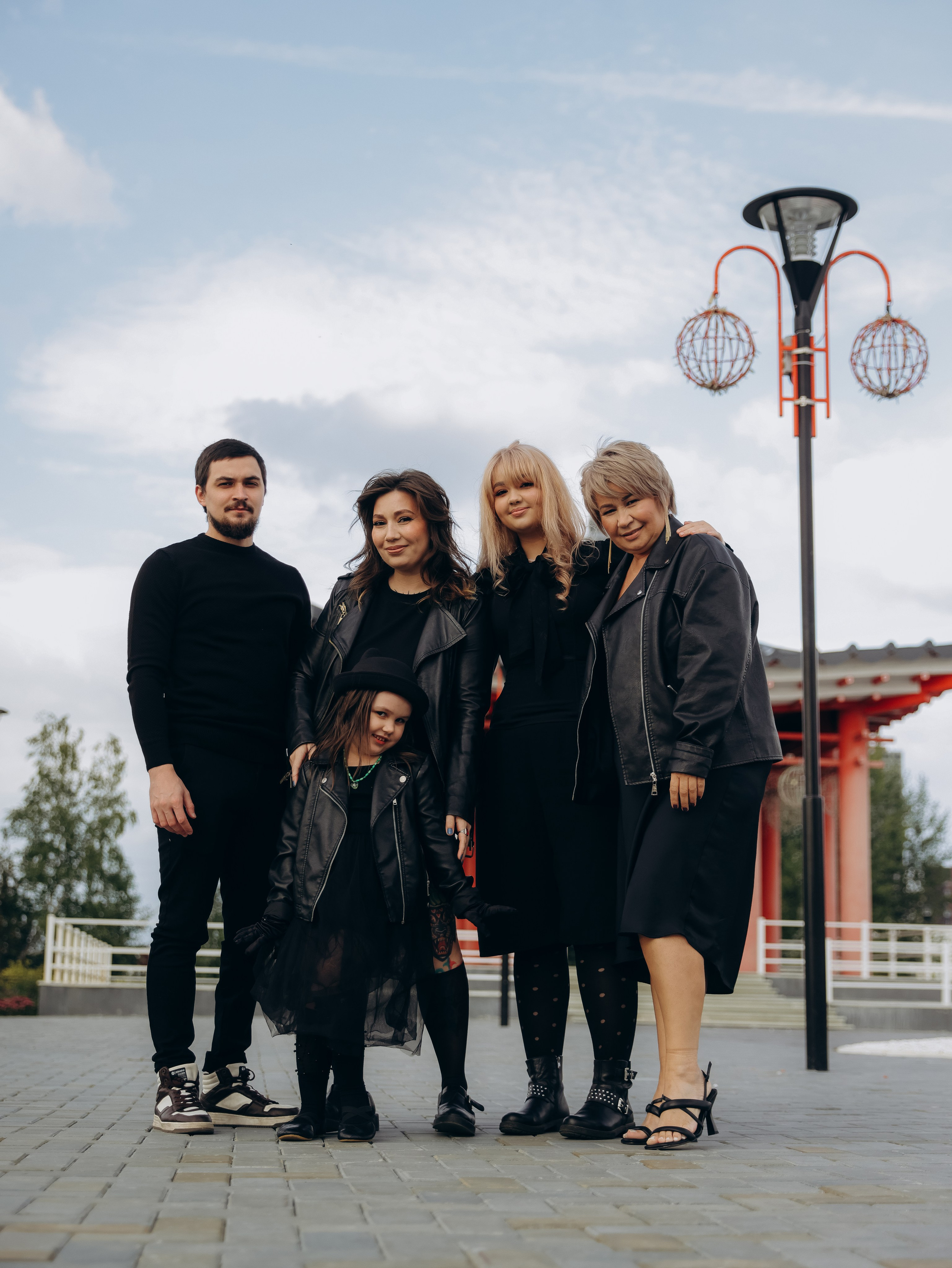 Семья в черном. Мультифотограф Динара Ахмедзянова