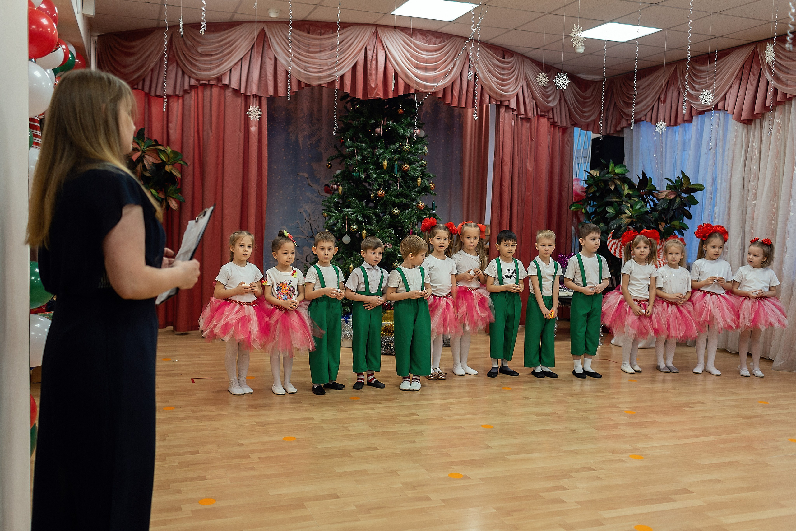 Утренник_"Карамельная фабрика» 2024. Семейный фотограф в Санкт-Петербурге