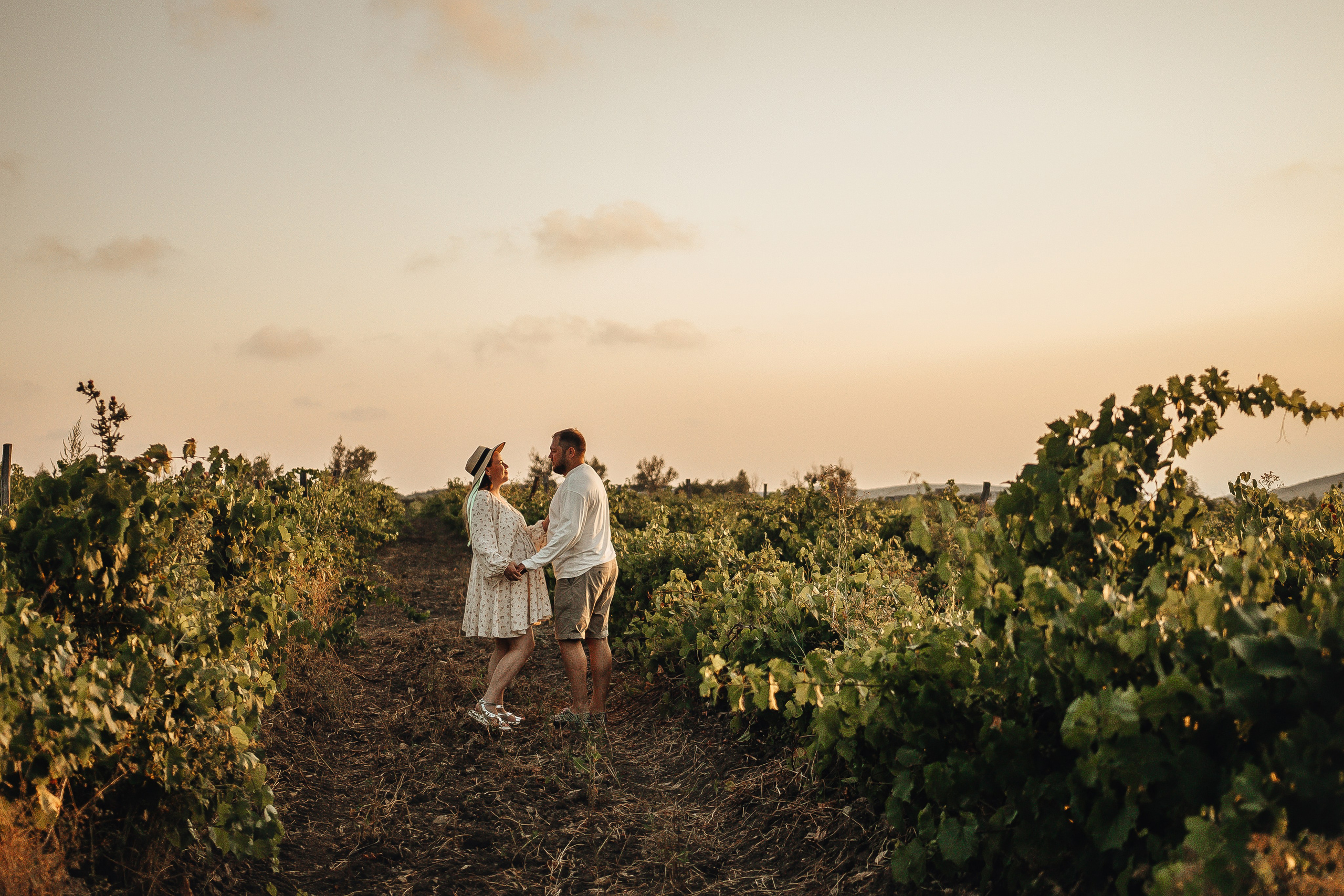 Антон и Мария — виноградная лоза Гай-Кодзора. Семейный фотограф Новороссийск, Анапа, Геленджик — Юлия Давыдова
