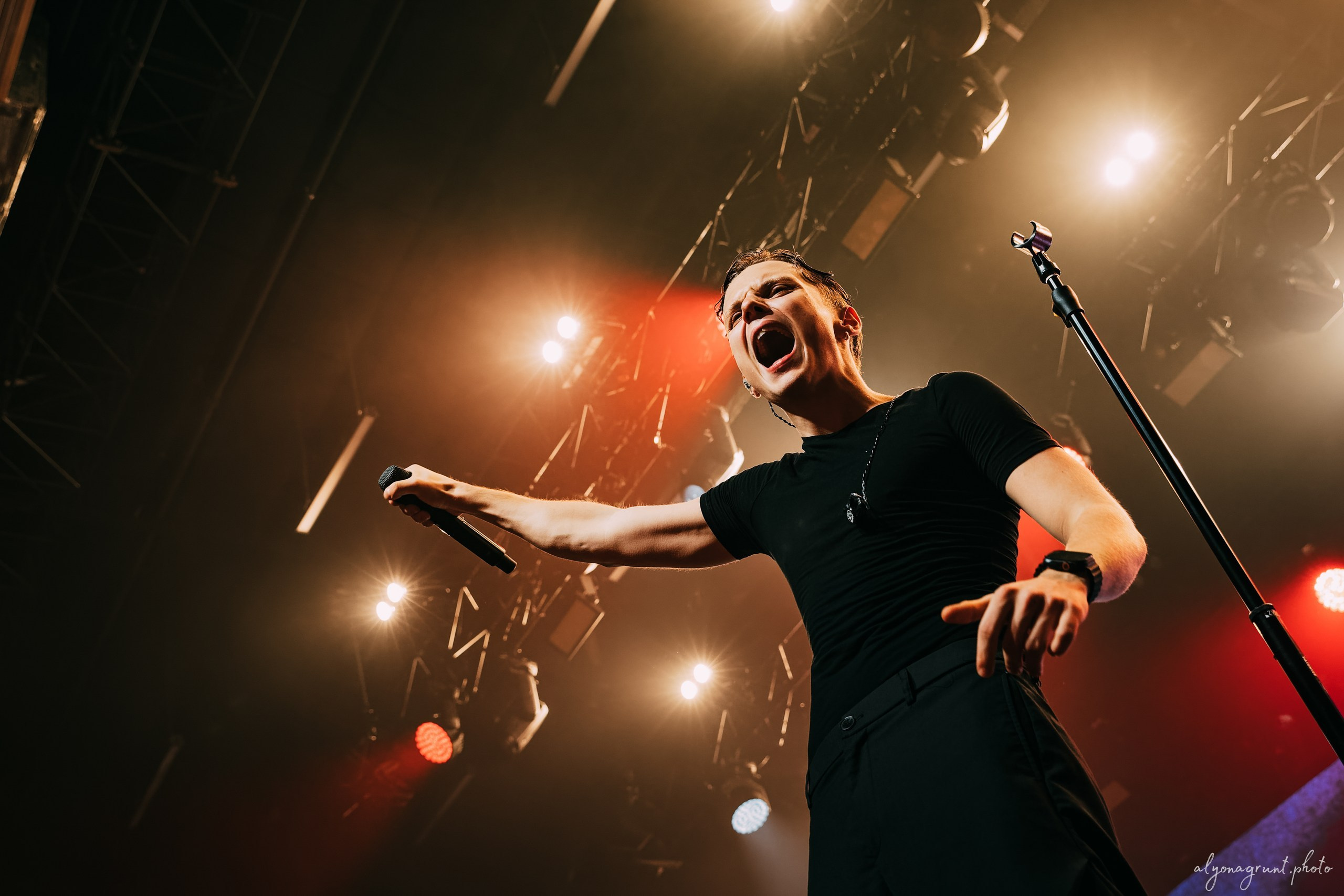 Ваня Дмитриенко, фоторепортаж СПб, A2, 23.10.2025. Алена Адрианова: фотограф в Санкт-Петербурге