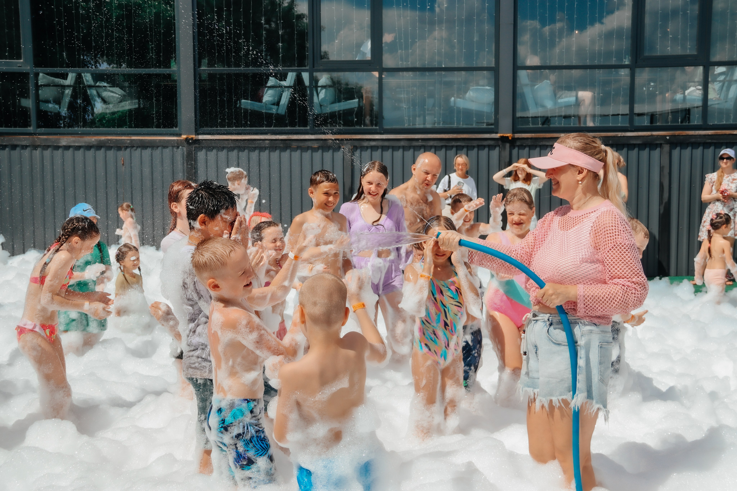 Пенная вечеринка/13.06.2026/Малибу. Семейный и детский фотограф в Славгороде Анастасия Винс