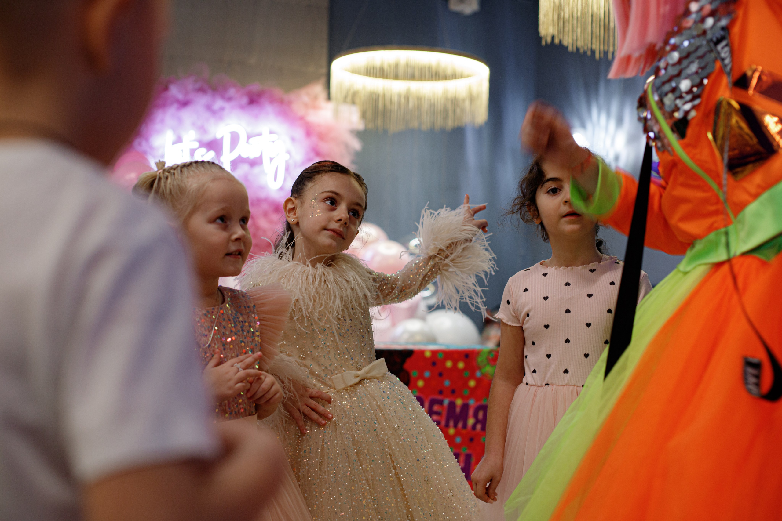 ASIA'S BIRTHDAY PARTY. Photokarish