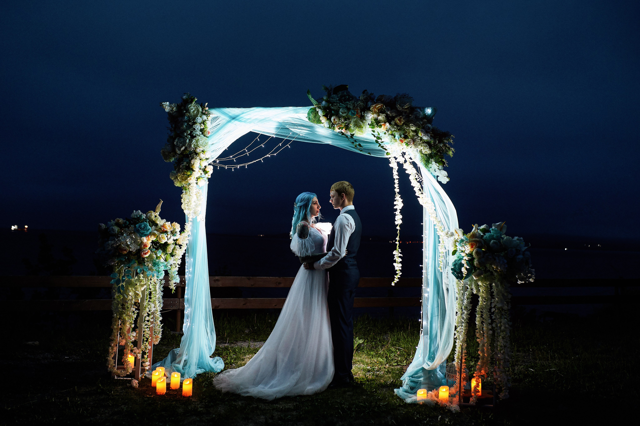 Ночная фотосессия с аркой, подсвеченной гирляндой, город Находка