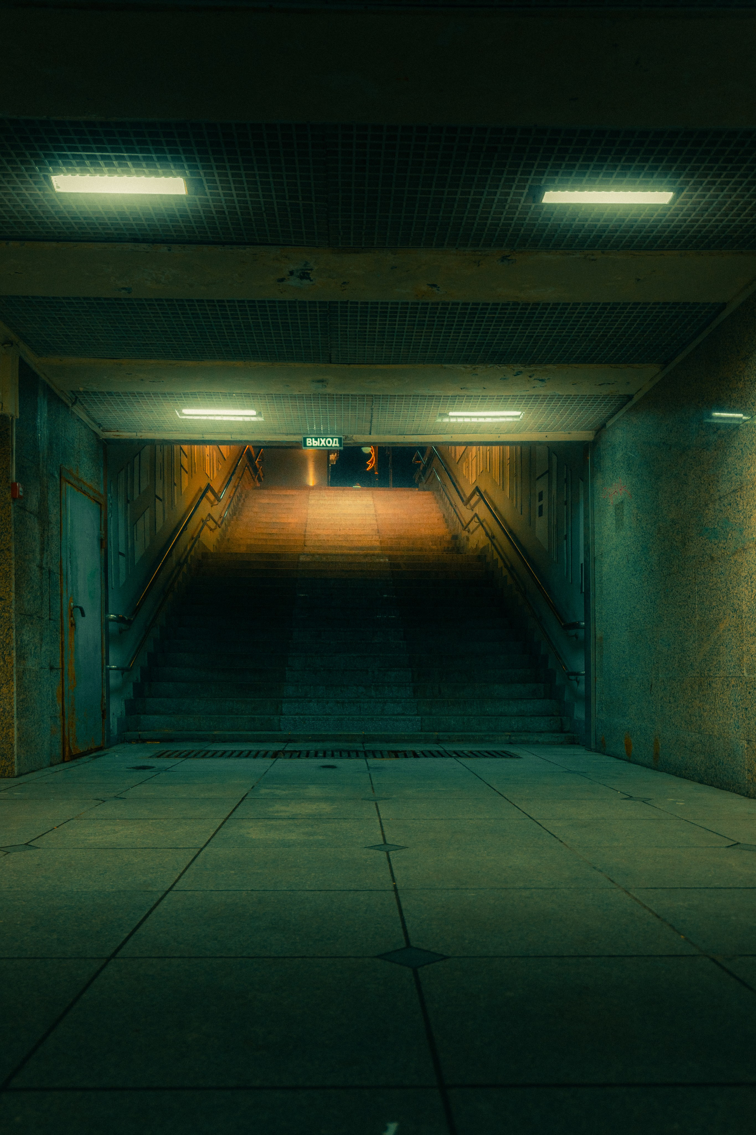 Стрит фотография Владивосток, Россия. Mood цвета, обработка, уроки, пресеты