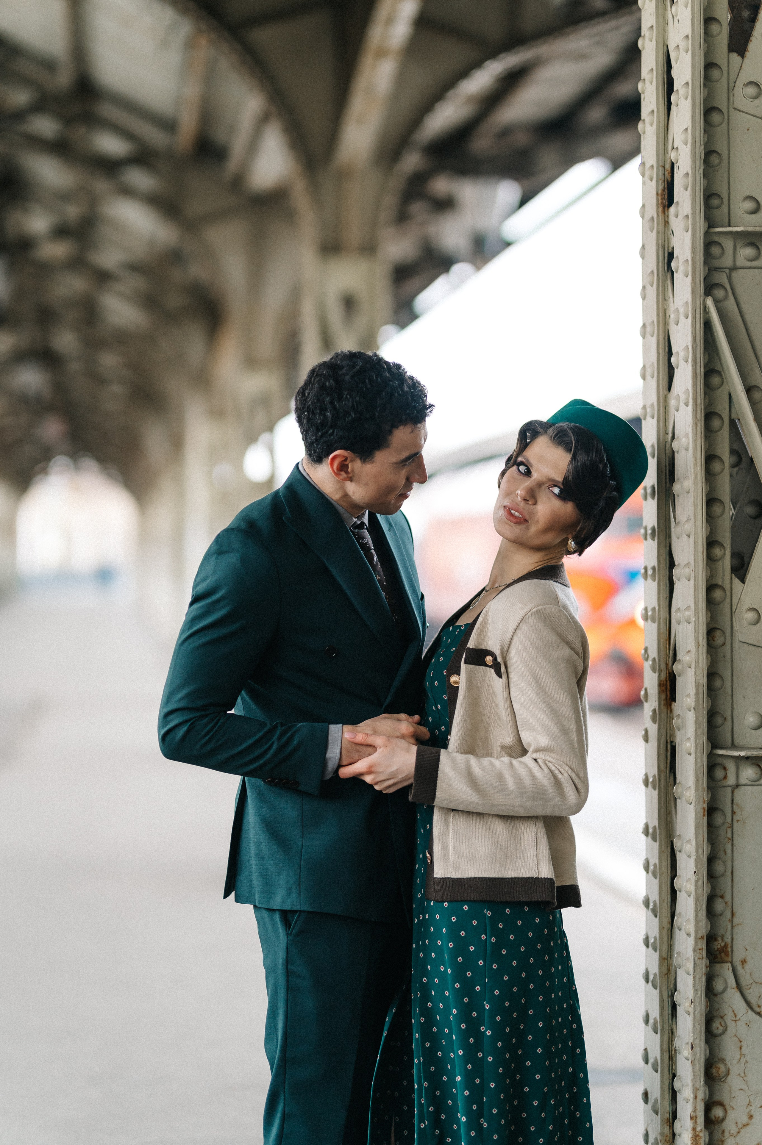 Фотосессия на Витебском вокзале в Санкт-Петербурге. Портретный фотограф Москва Светлана Кашура