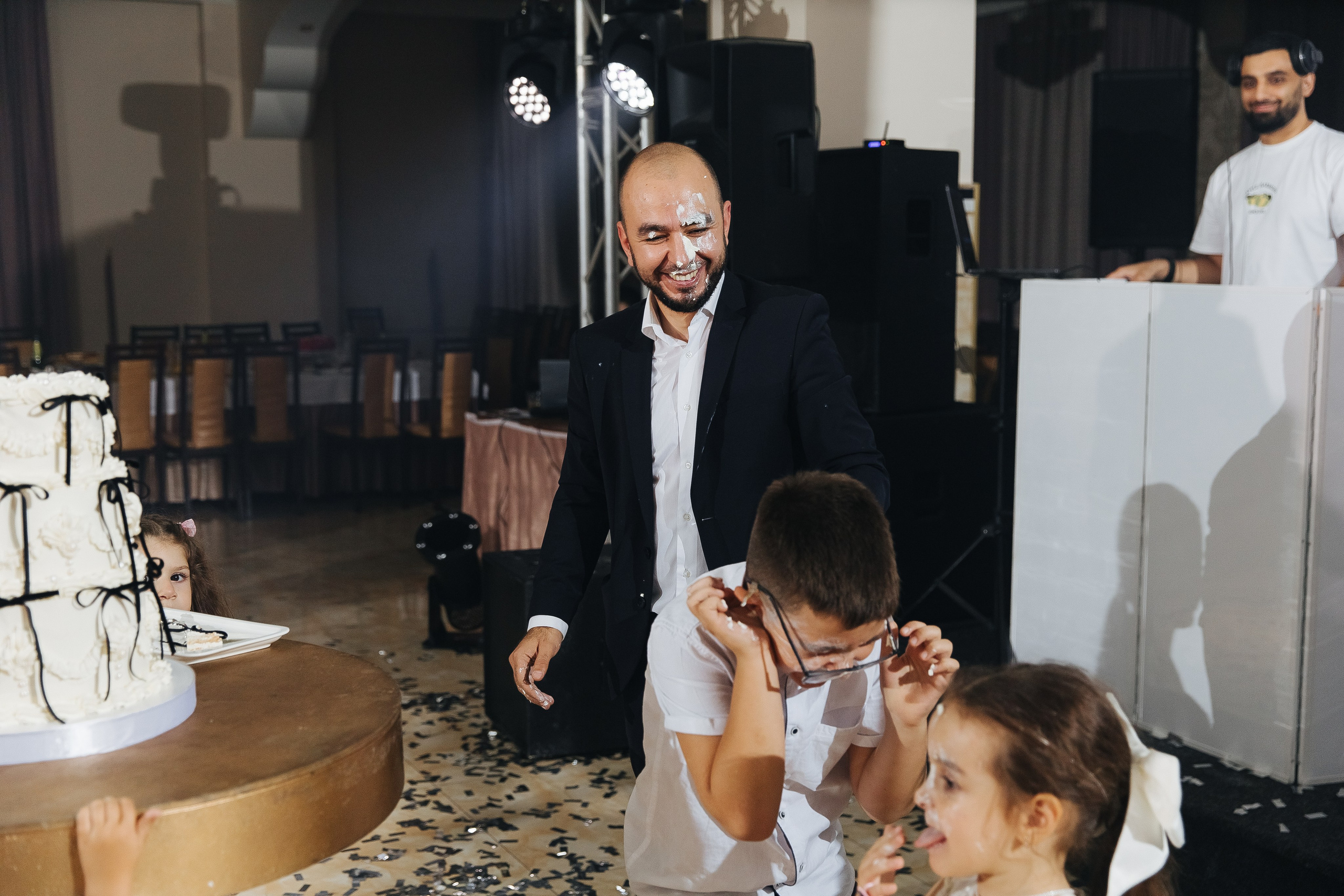 Ани и Назели. 35&5 День рождения, «Янтарь». Фотограф в Красноярске Надежда Воскресенская