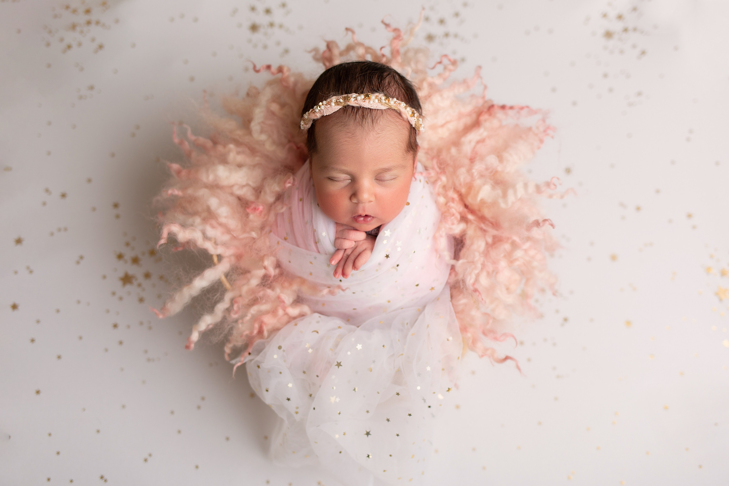 Ньюборн девочки. Фотограф новорожденных, семейный, детский фотограф в Москве и Московской области