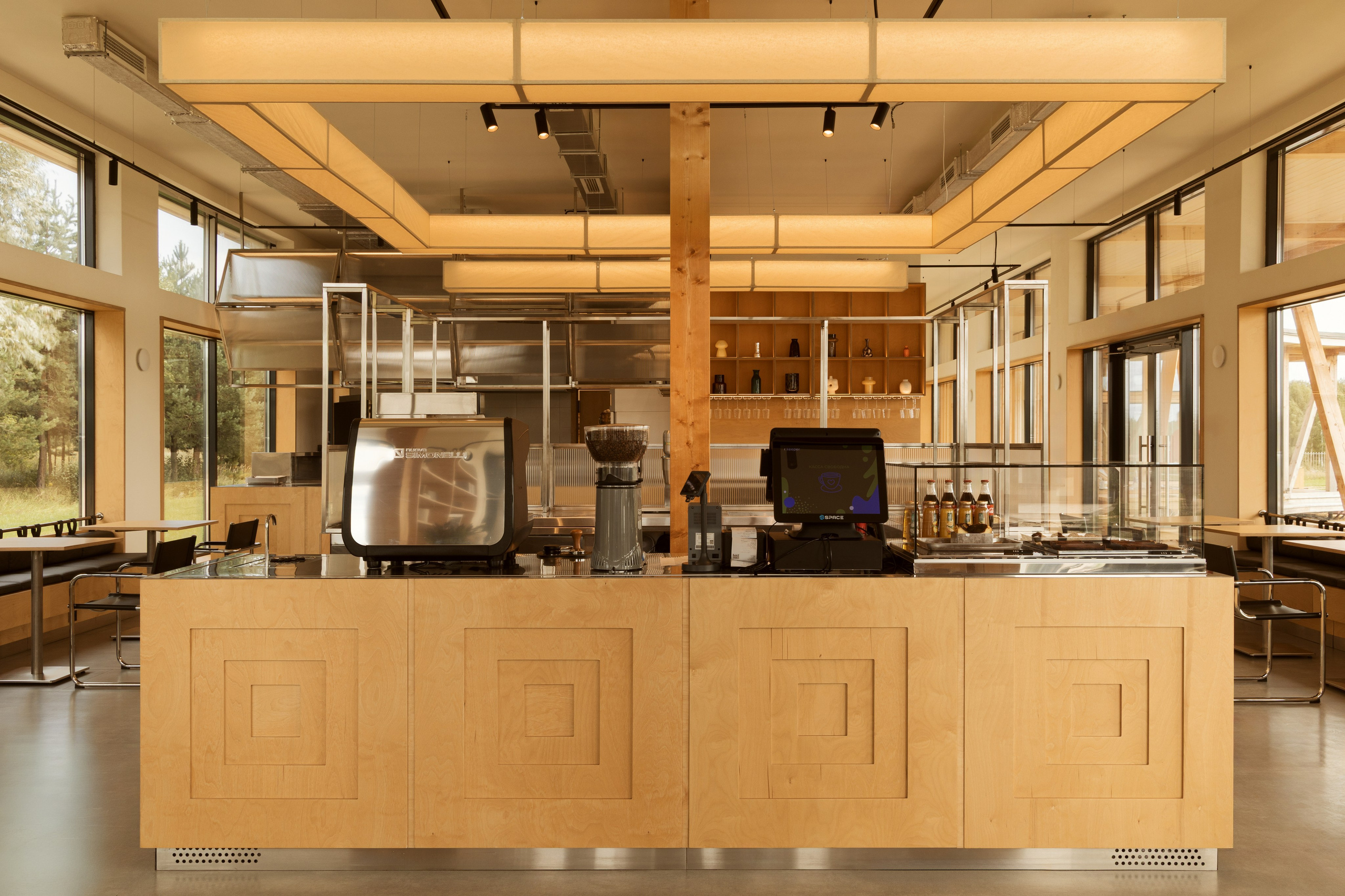 Модернистское кафе-пиццерия на природе: проект FruitDesign с акцентом на созерцание. Интерьерный фотограф в Нижнем Новгороде и Москве Владимир Гудков