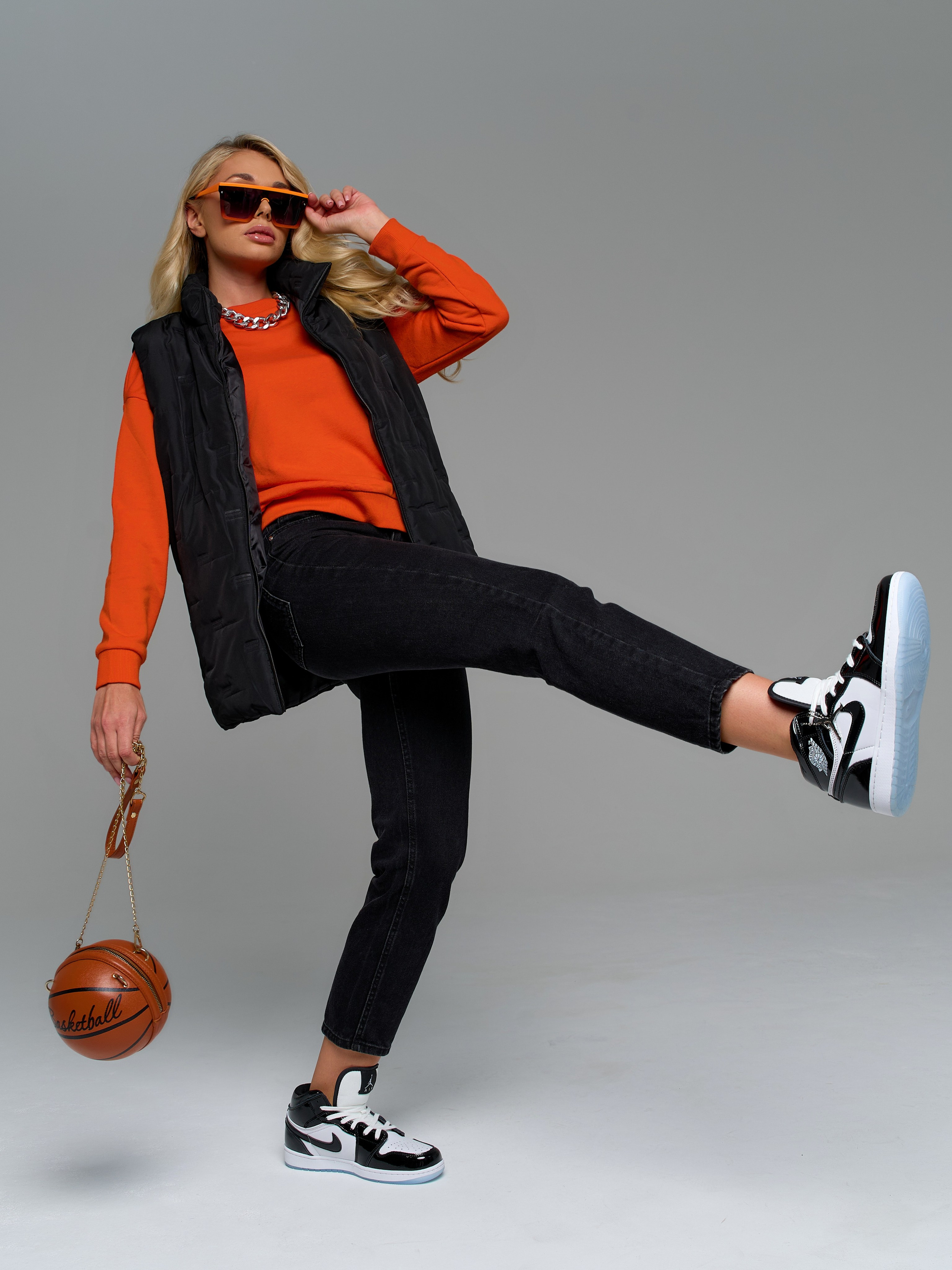 Кроссовки. Фотограф для маркетплейсов в Москве