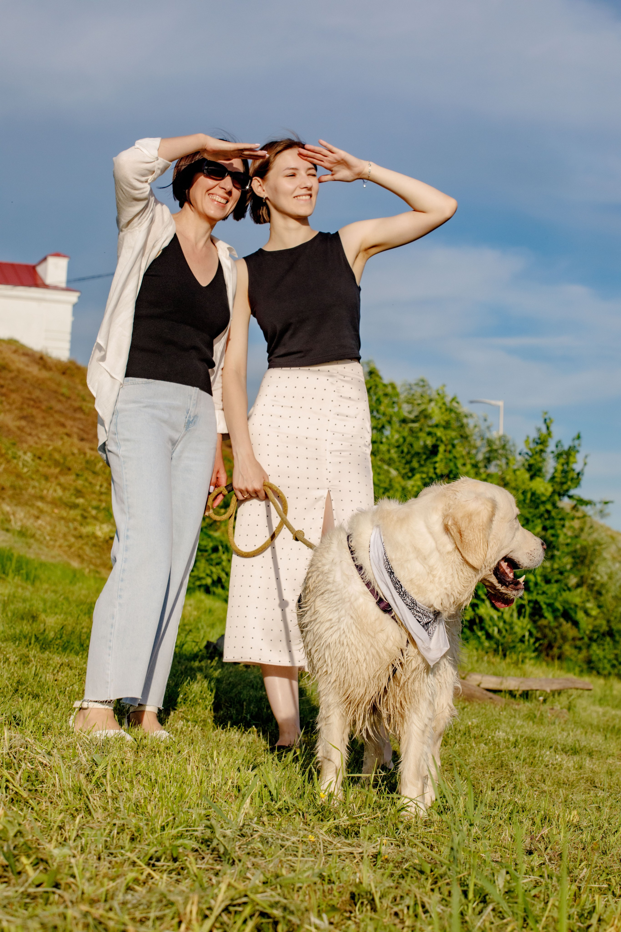 Золотистый ретривер и его хозяки. Фотограф Екатерина Козловская