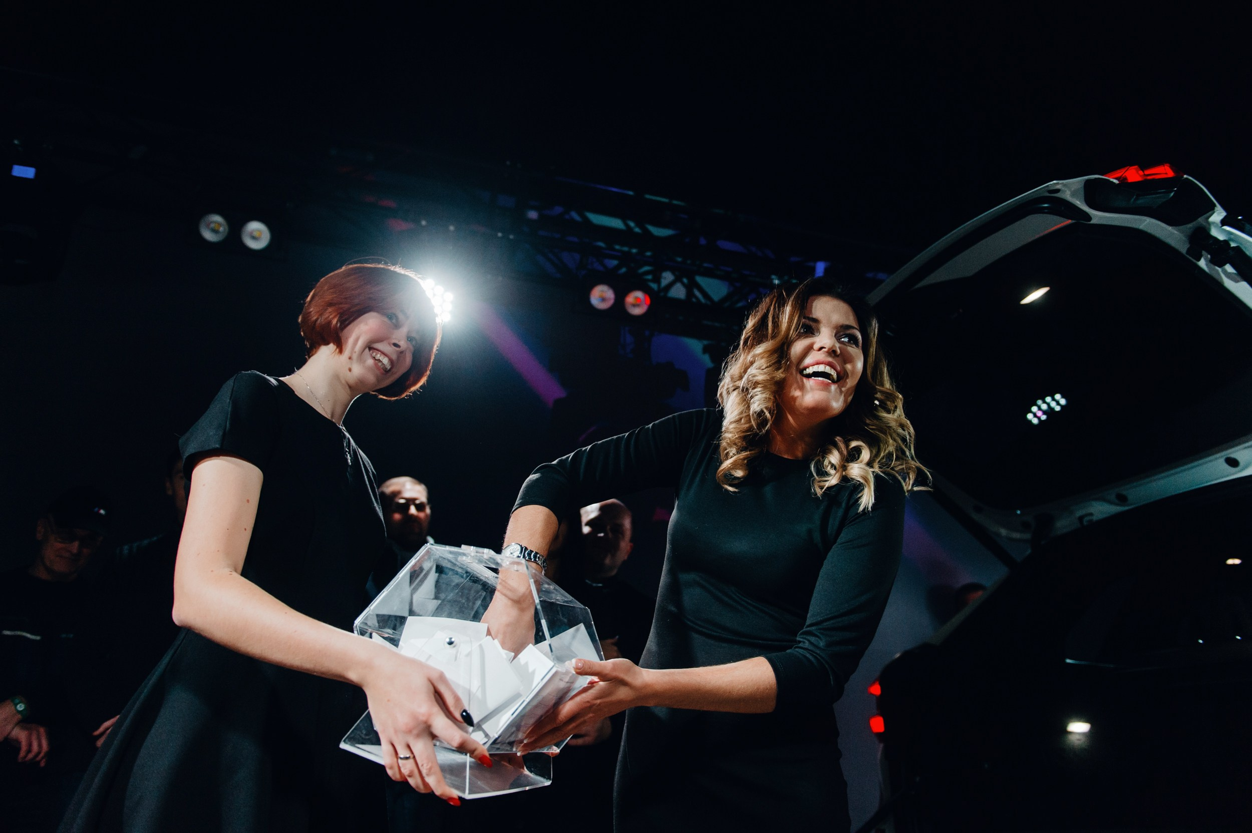 Презентация BMW 8. Свадебный фотограф в Москве Владимир Симонов