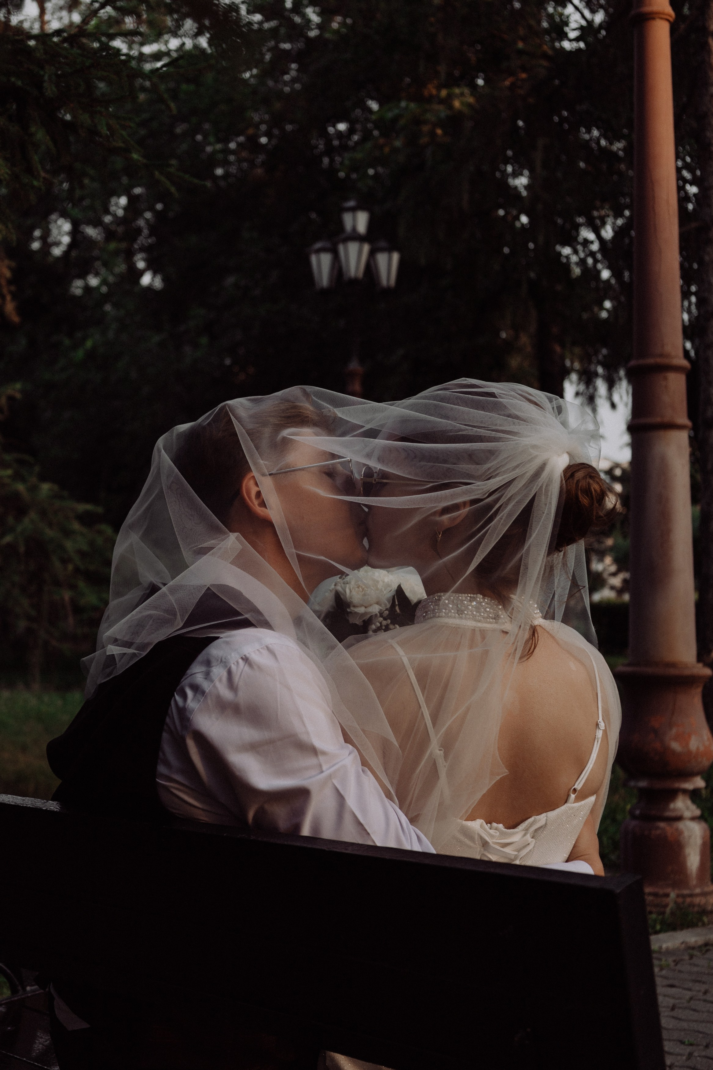 Владислав и Юлия Вечерняя прогулка по городу. Свадебный Фотограф в Иркутске Екатерина Елисеева