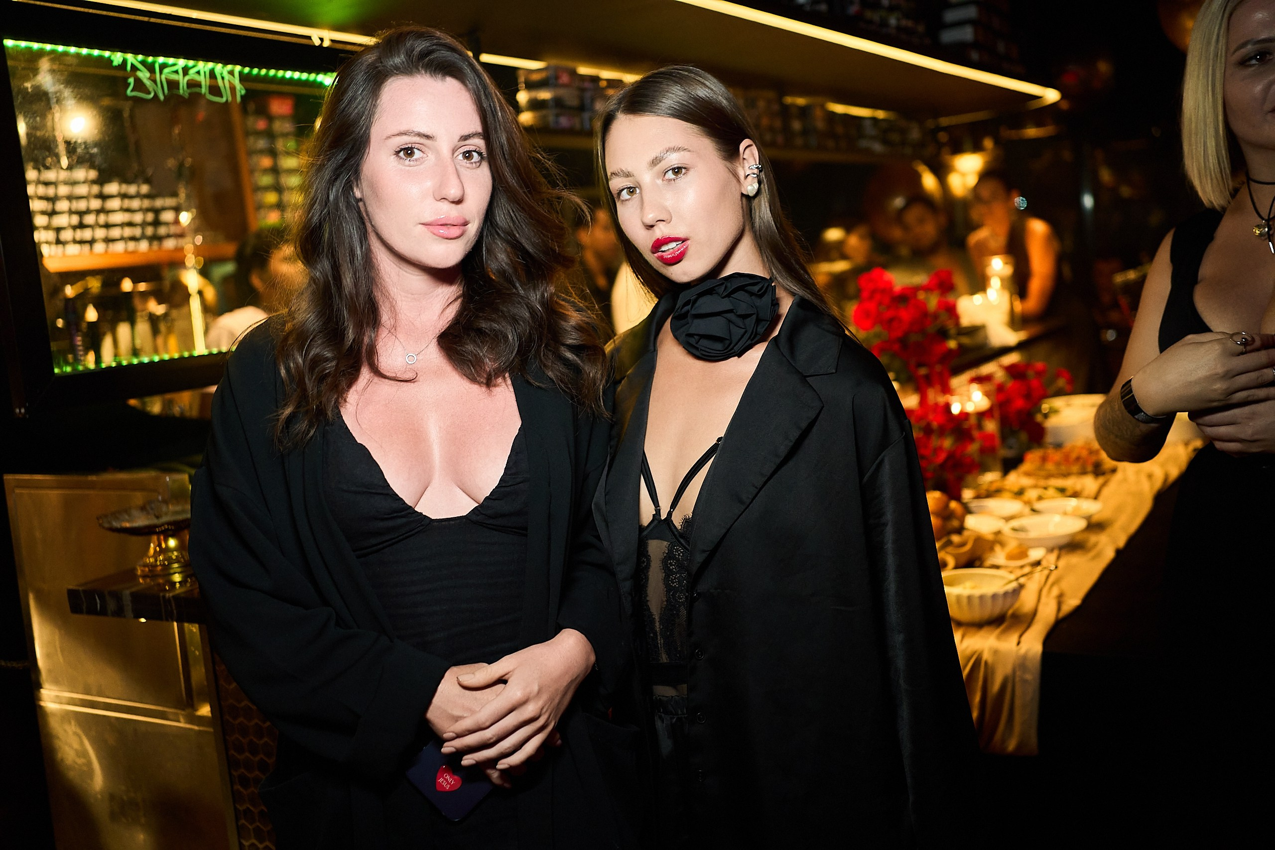 Black silk. Главная