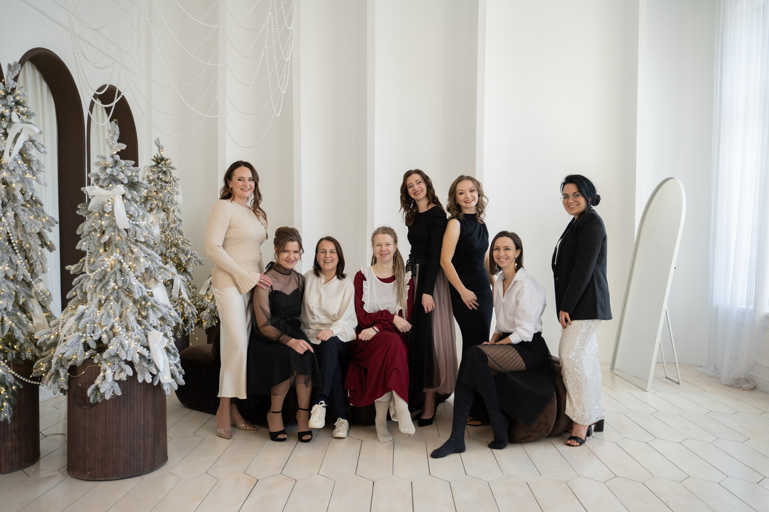 Новогодний девичник в Екатеринбурге: фотосессия 21 декабря в студии «Когда Вместе». Фотограф в Екатеринбурге | Портреты, семейные съемки, лайфстайл