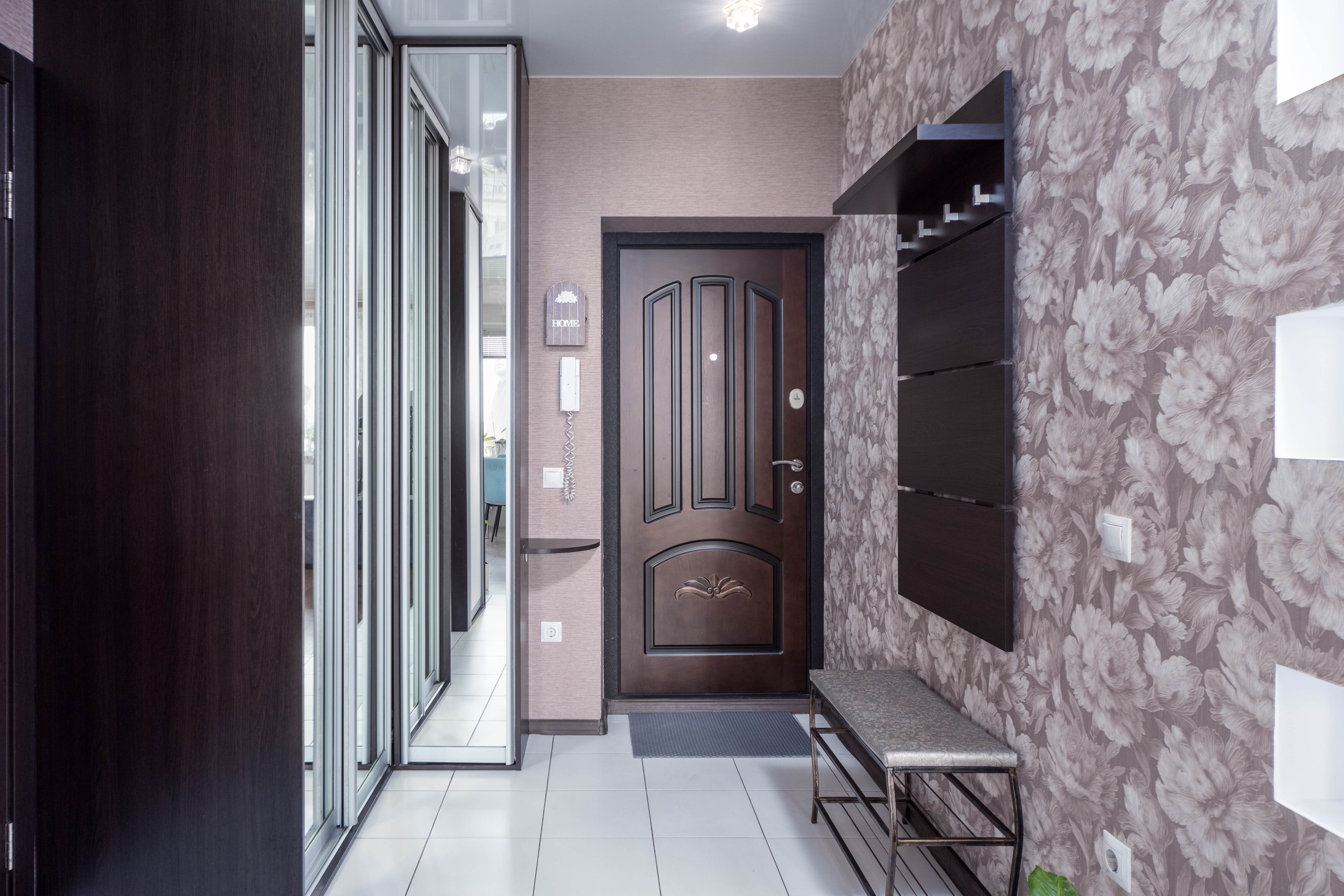 Фото интерьера прихожей в квартире-студии в Минске рядом с метро Малиновка