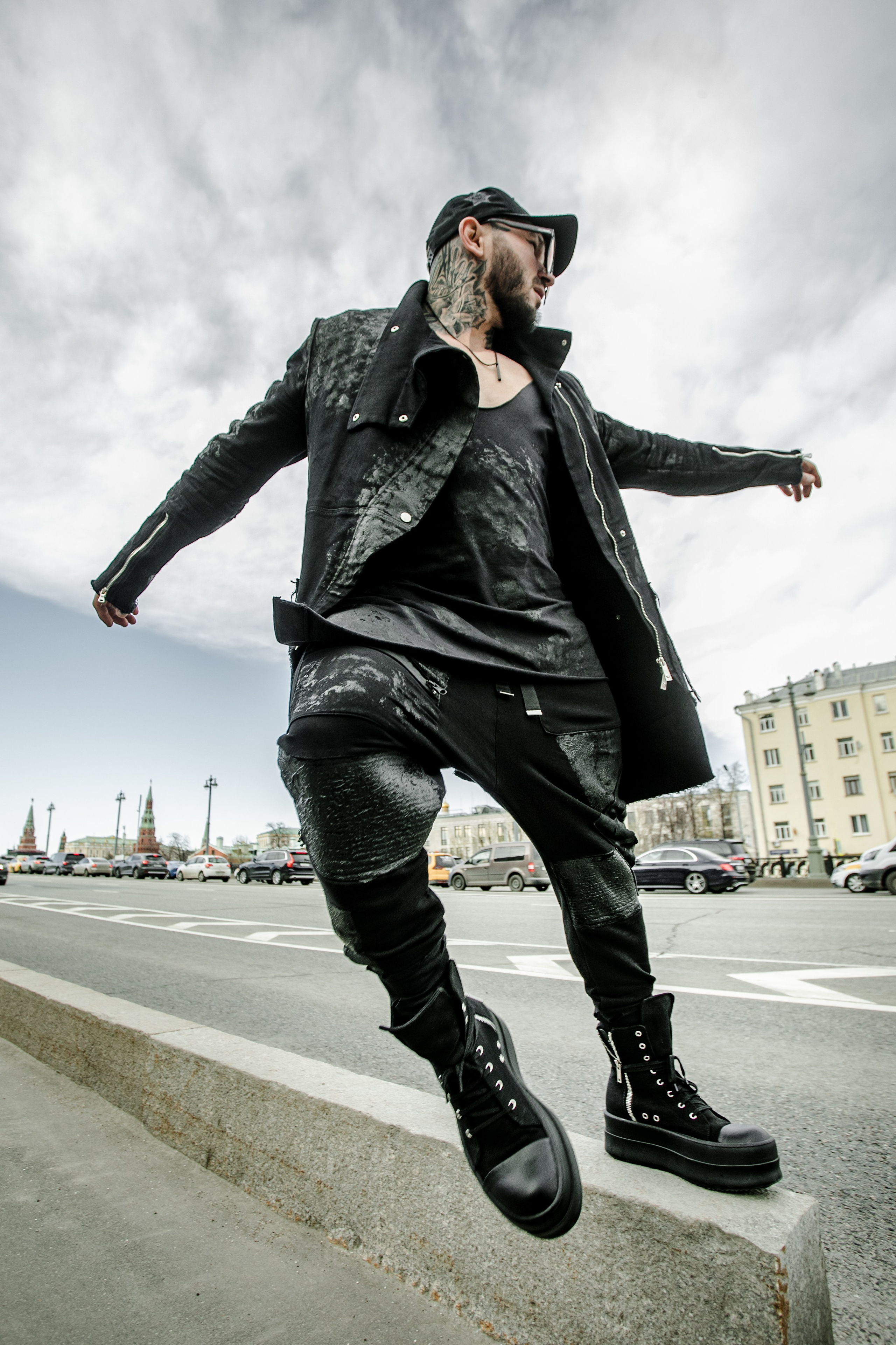 Дизайнерская одежда @ALEX KROWN. Art photographer Nino